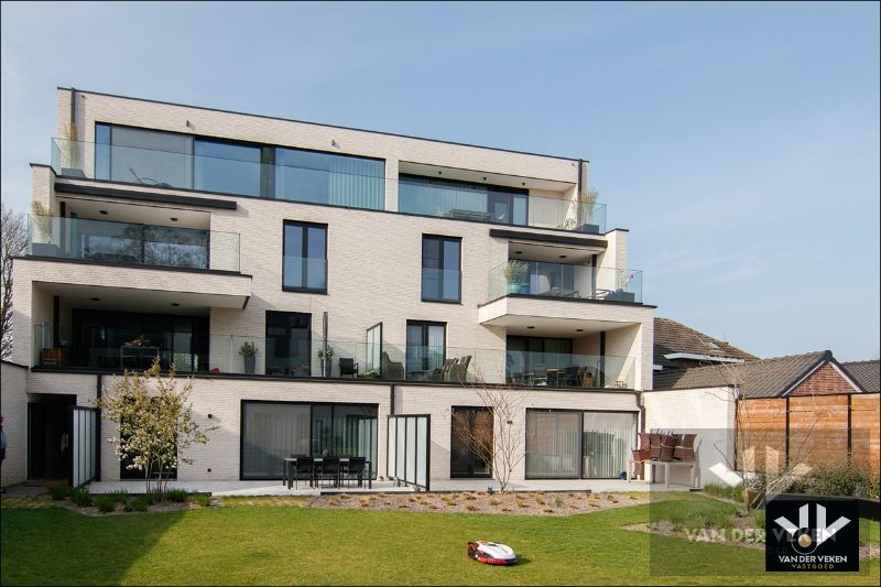 Hoogwaardig afgewerkt, rustig en centraal gelegen nieuwbouwappartement met 2 terrassen en garage in het gezellige Kortessem foto 25