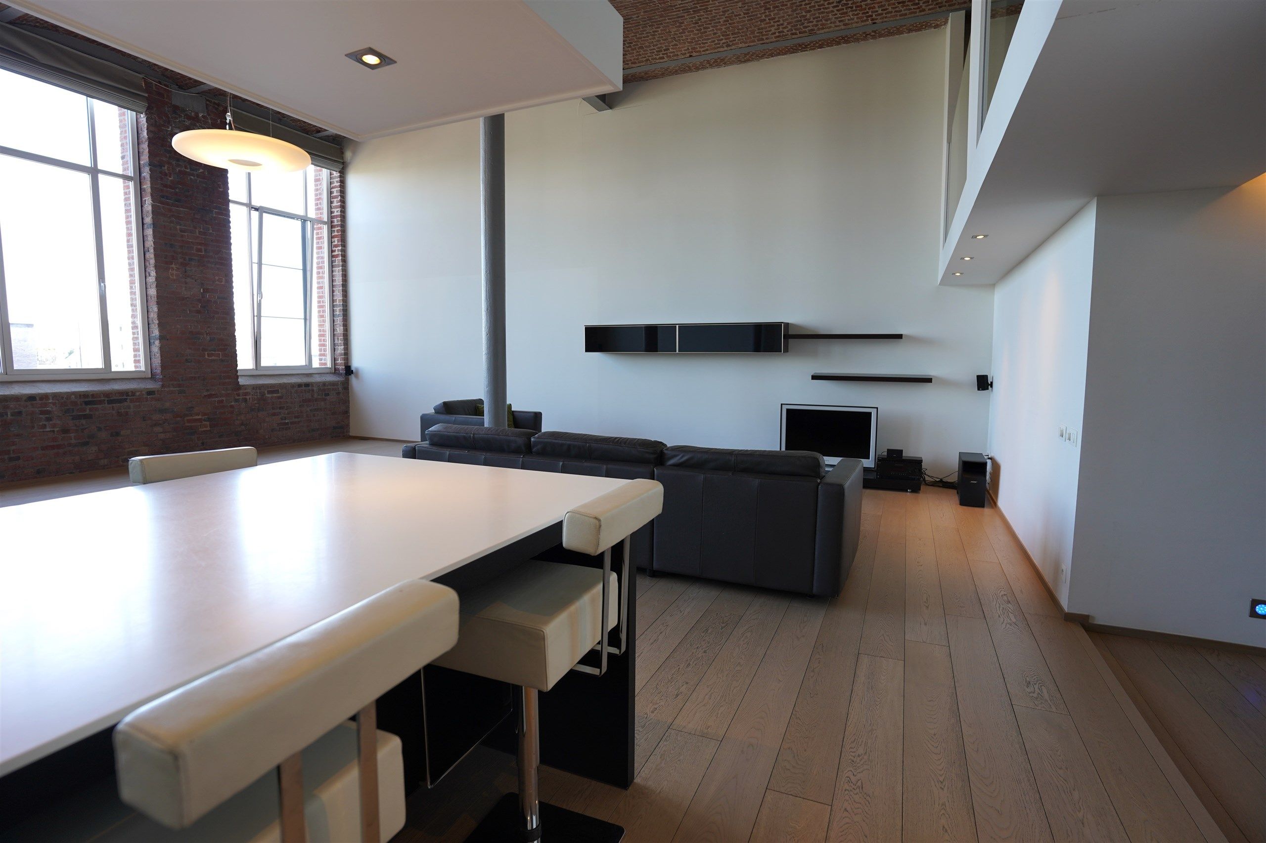 Verrassende, heldere loft met plafondhoogten van 6 m! foto 29