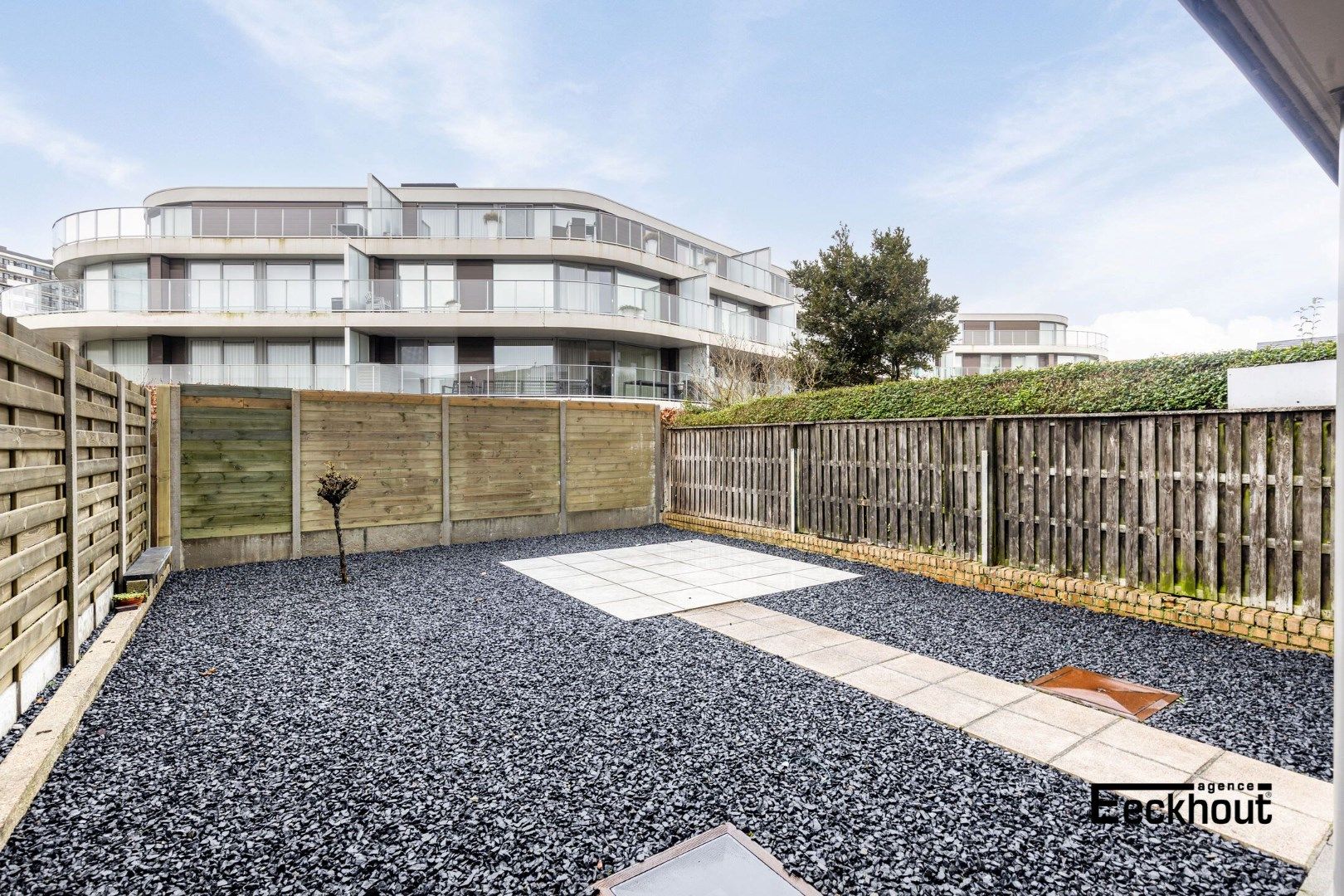 Ruime bel-étage woning met open zicht op de duinen te Bredene! foto 18