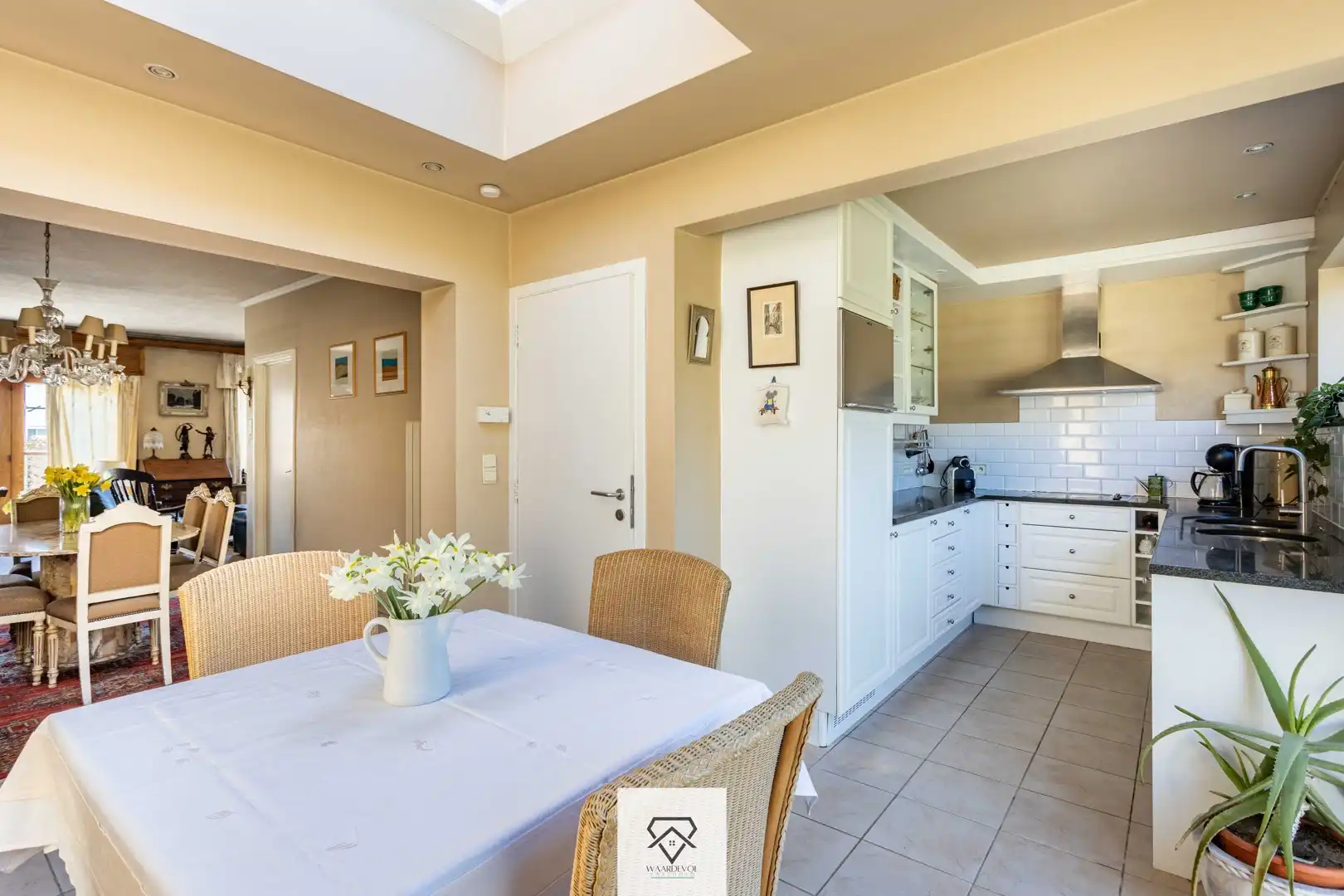 Gezinswoning met tuin en veel potentieel in het gegeerde Oostakker foto 10