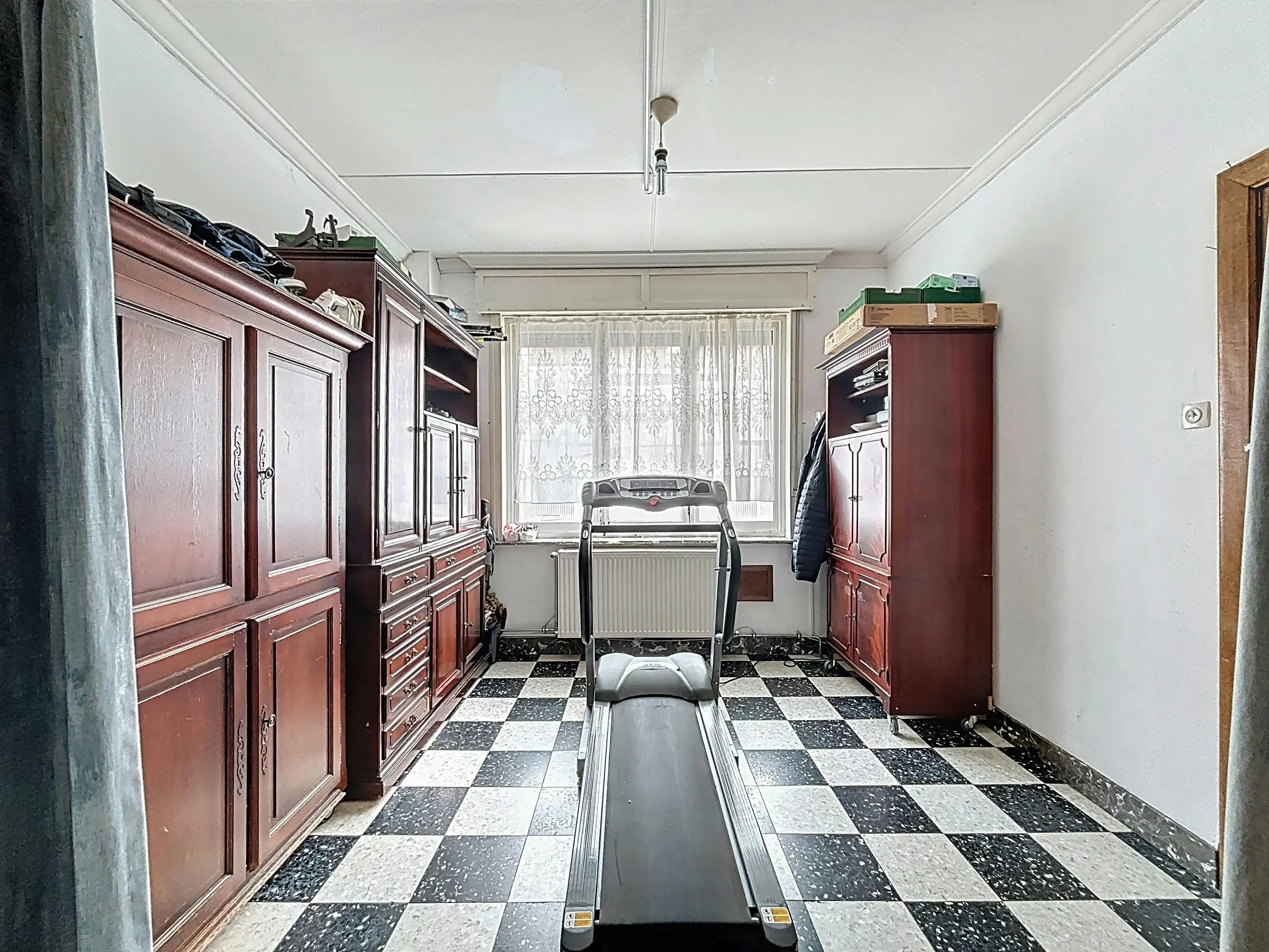 Te renoveren woning te koop in Kortrijk!  foto 3