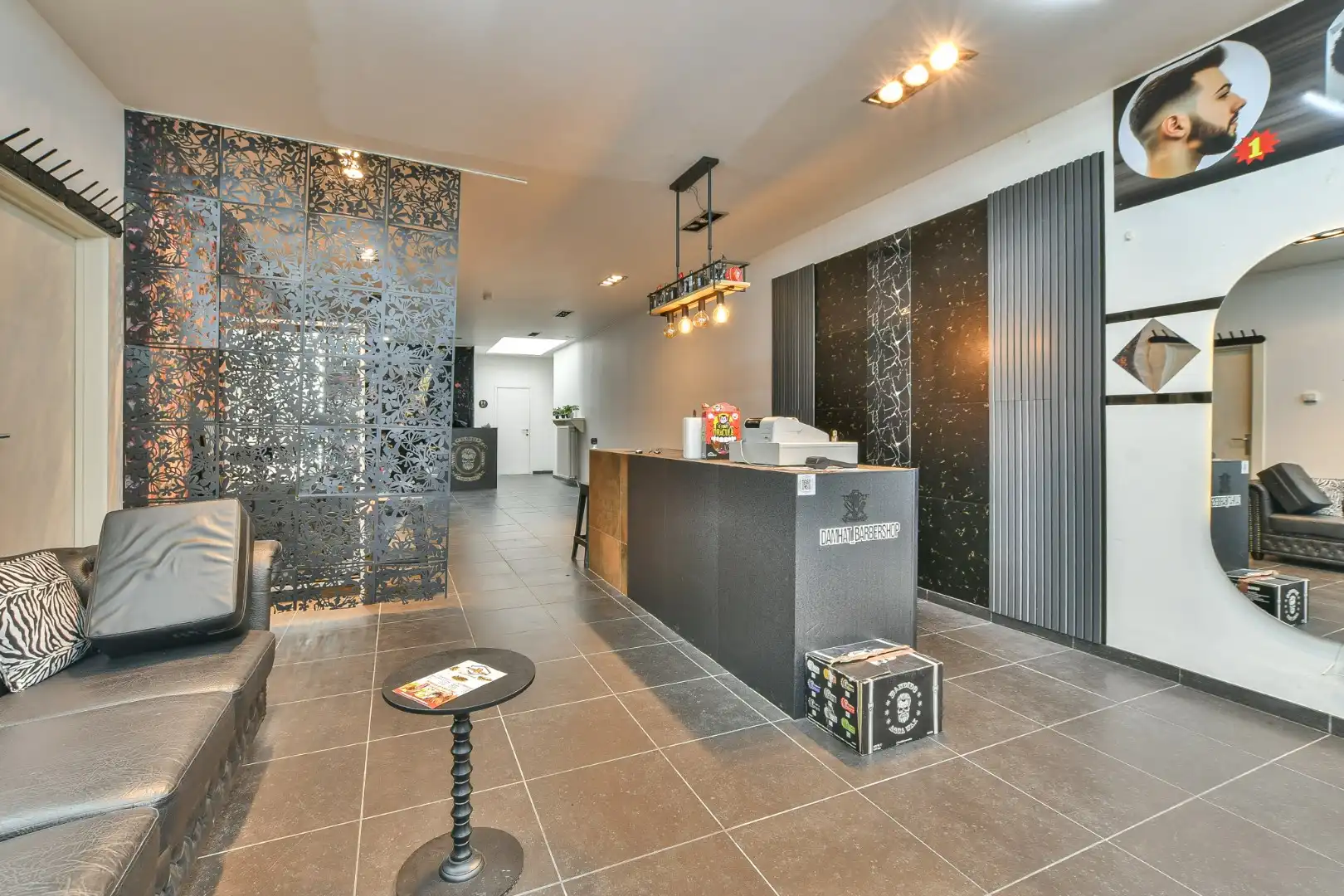 Meersgezinswoning met handelspand & 3 appartementen te koop in hartje Blankenberge! foto 3