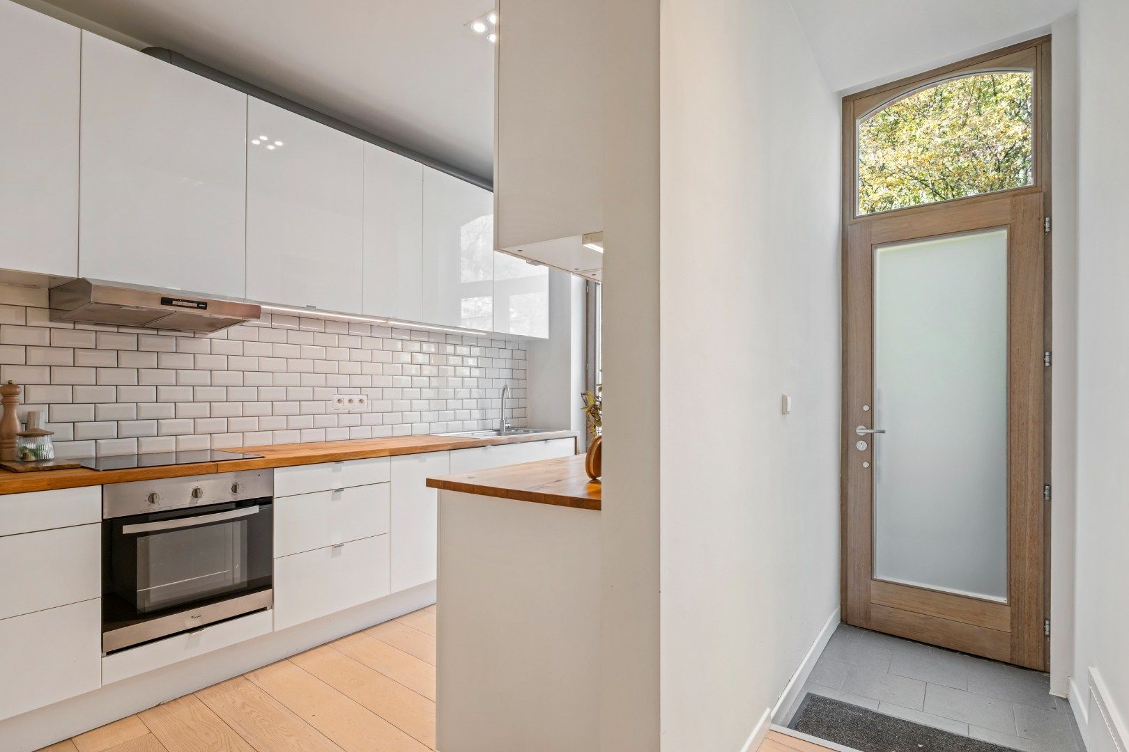 Instapklare, lichtrijke woning met 3 slaapkamers en zonnige tuin in Gent foto 11