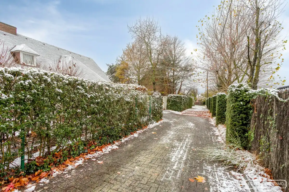 Te renoveren of af te breken woning te koop in Waregem foto 3