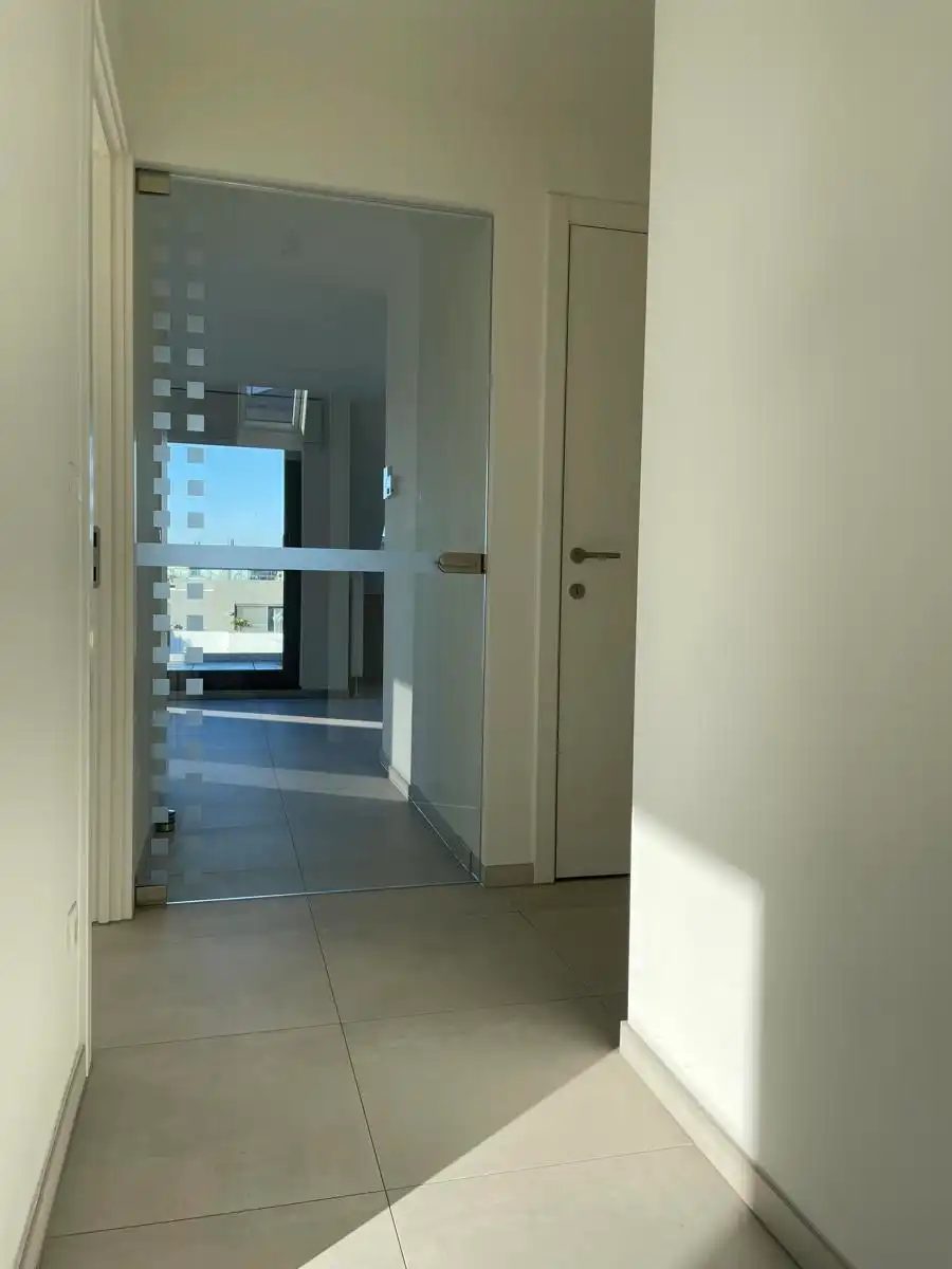 Gunstig gelegen, lichtrijk penthouse foto 10