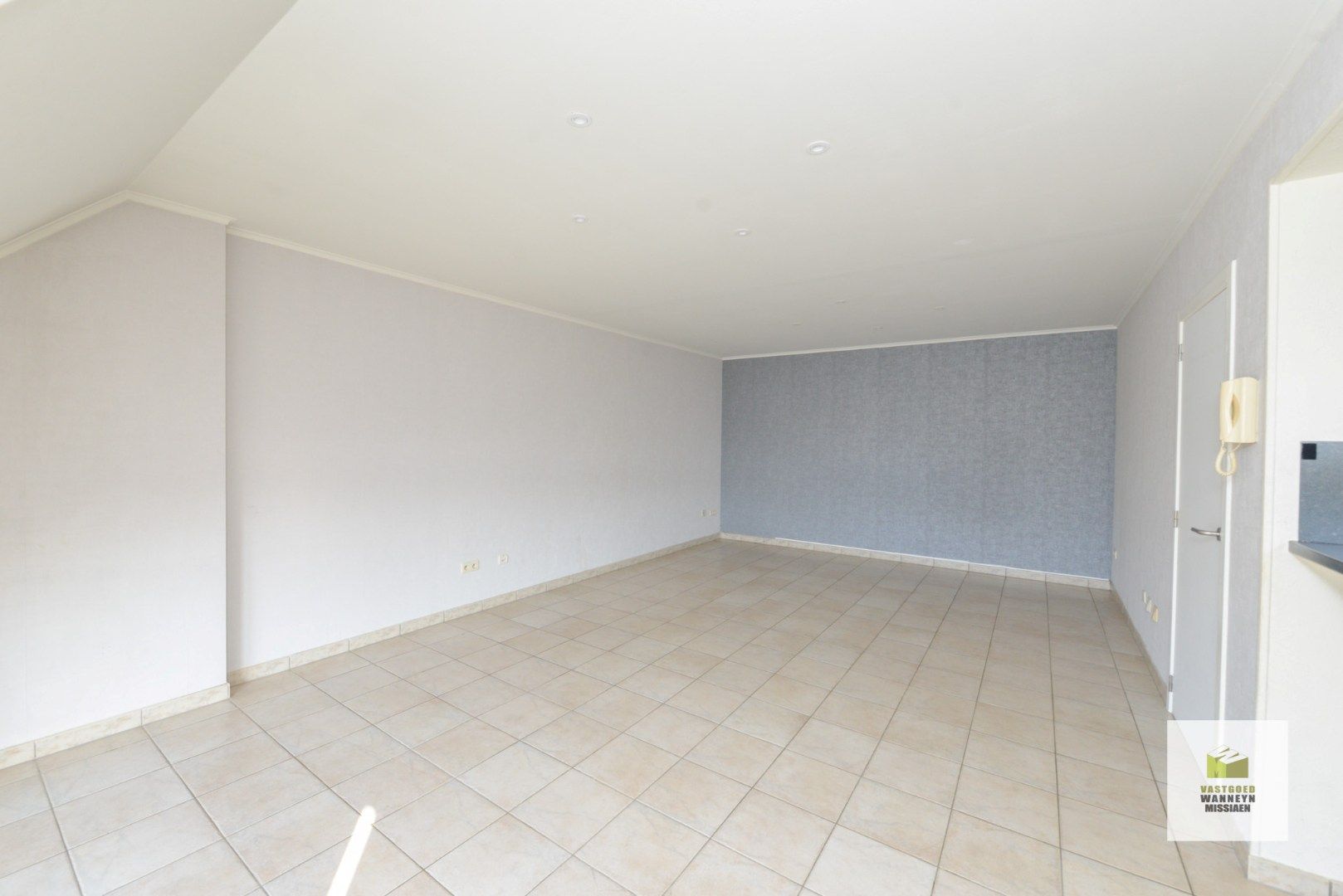 Instapklaar 2 slaapkamer appartement met autostaanplaats foto 7