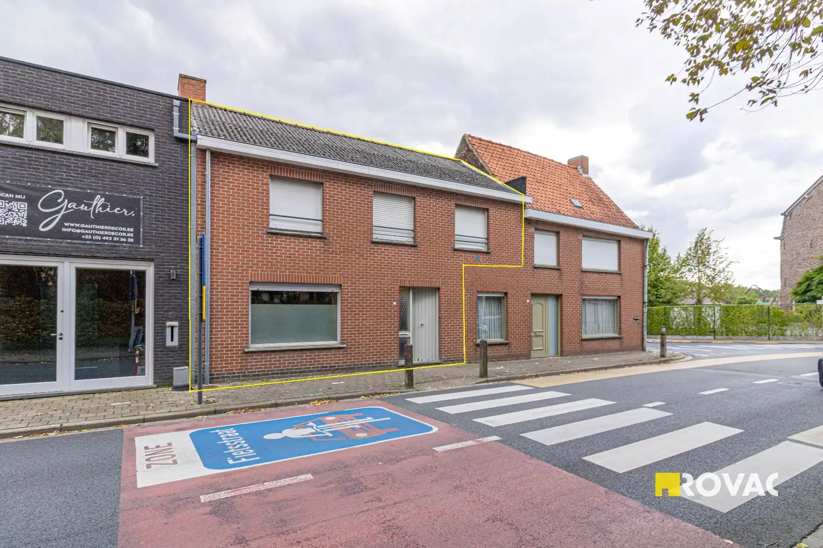 Zeer ruime woning met 5 slaapkamers, tuin en uitweg foto 2