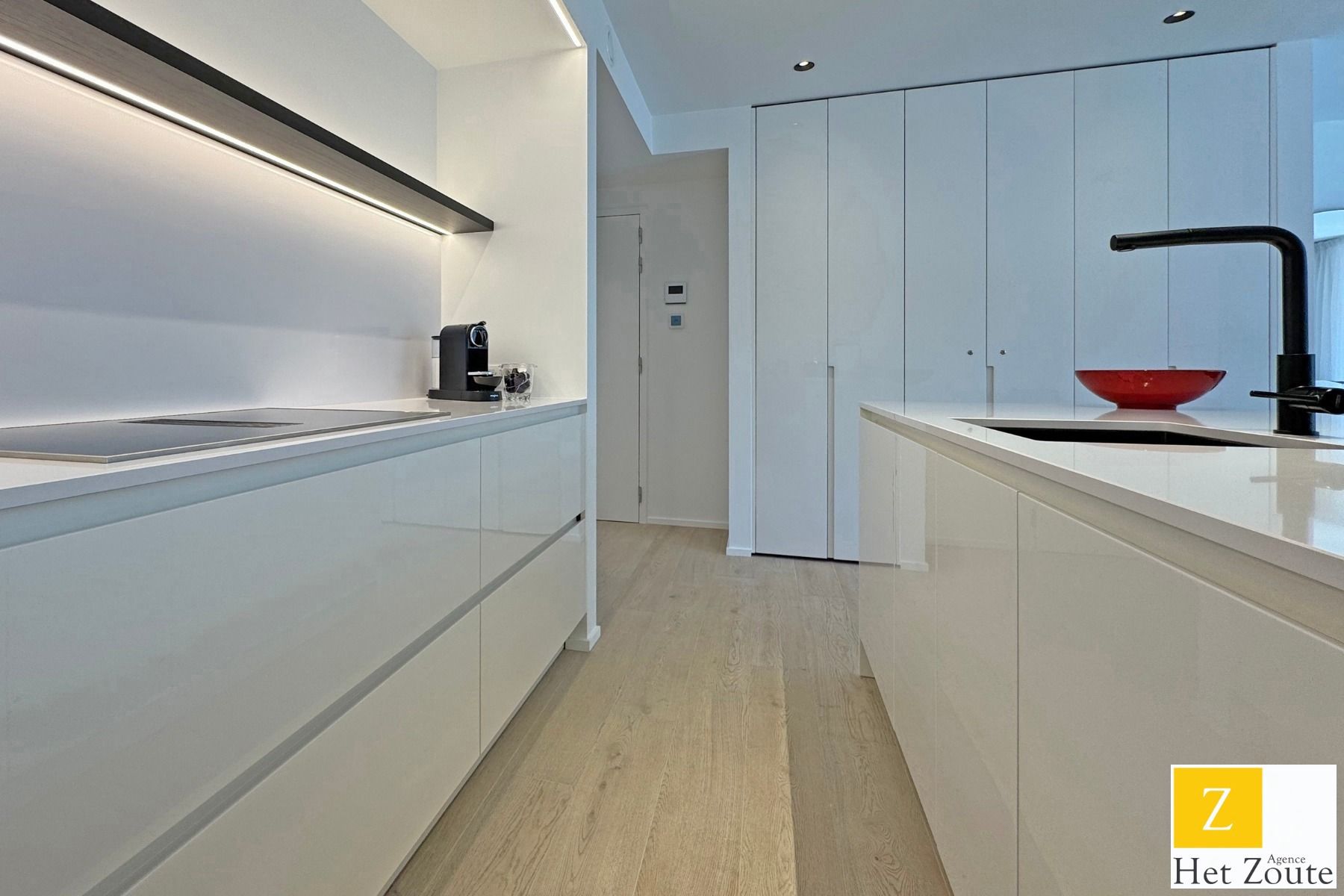 Hoogwaardig afgewerkt app op toplactie met aangenaam terras foto 8