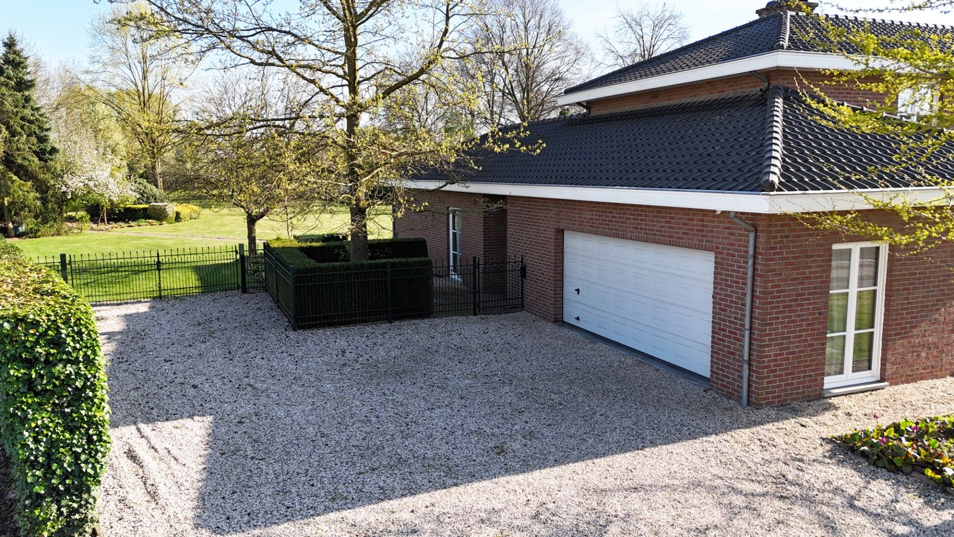 Tijdloze, stijlvolle villa met parktuin op toplocatie. foto 48
