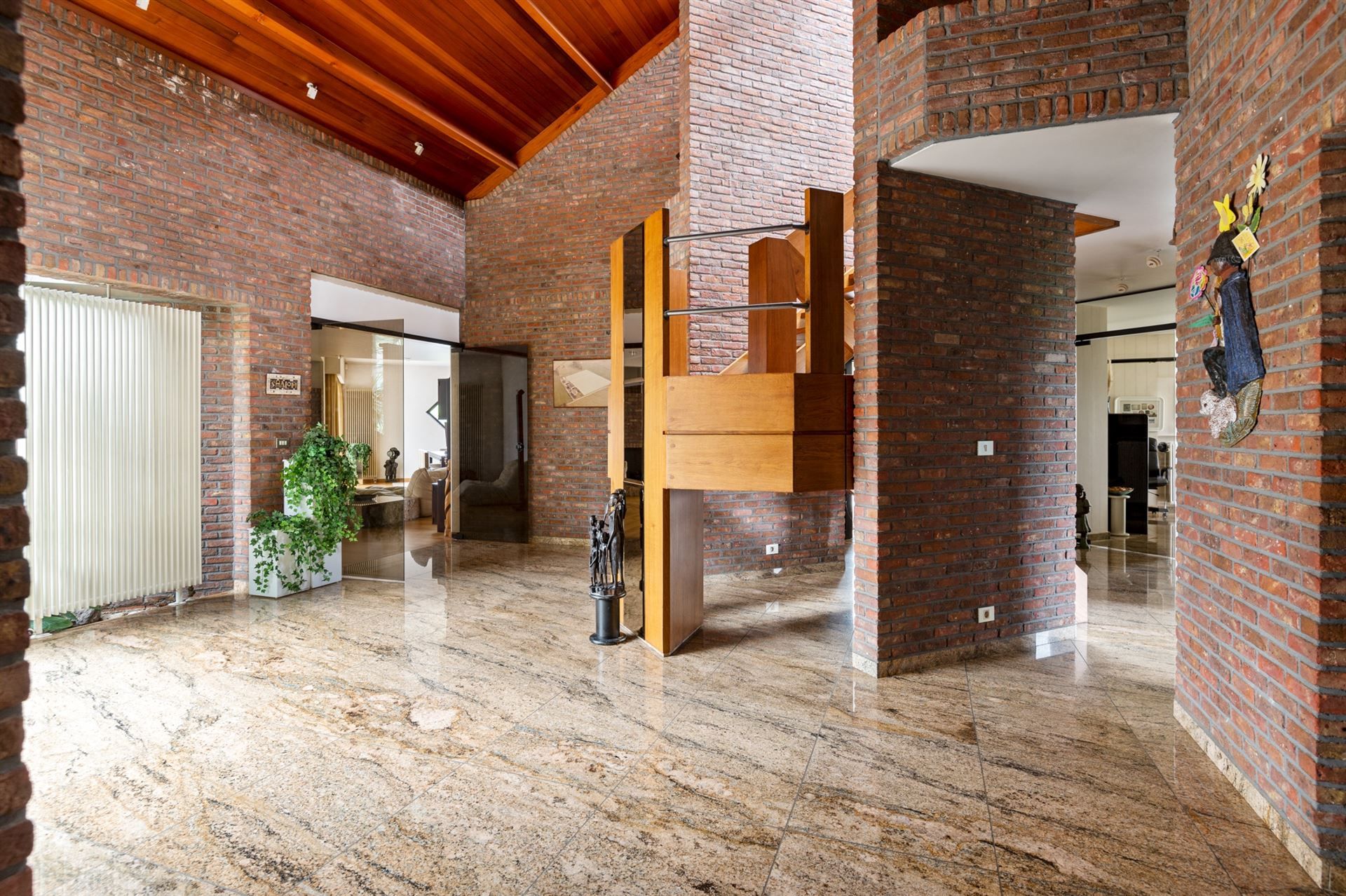 PRACHTIGE VILLA TE KOOP IN EEN OASE VAN GROEN foto 4