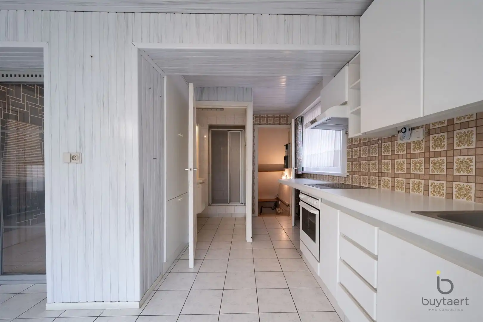 Te renoveren woning op zeer gegeerde locatie te Schilde! foto 9