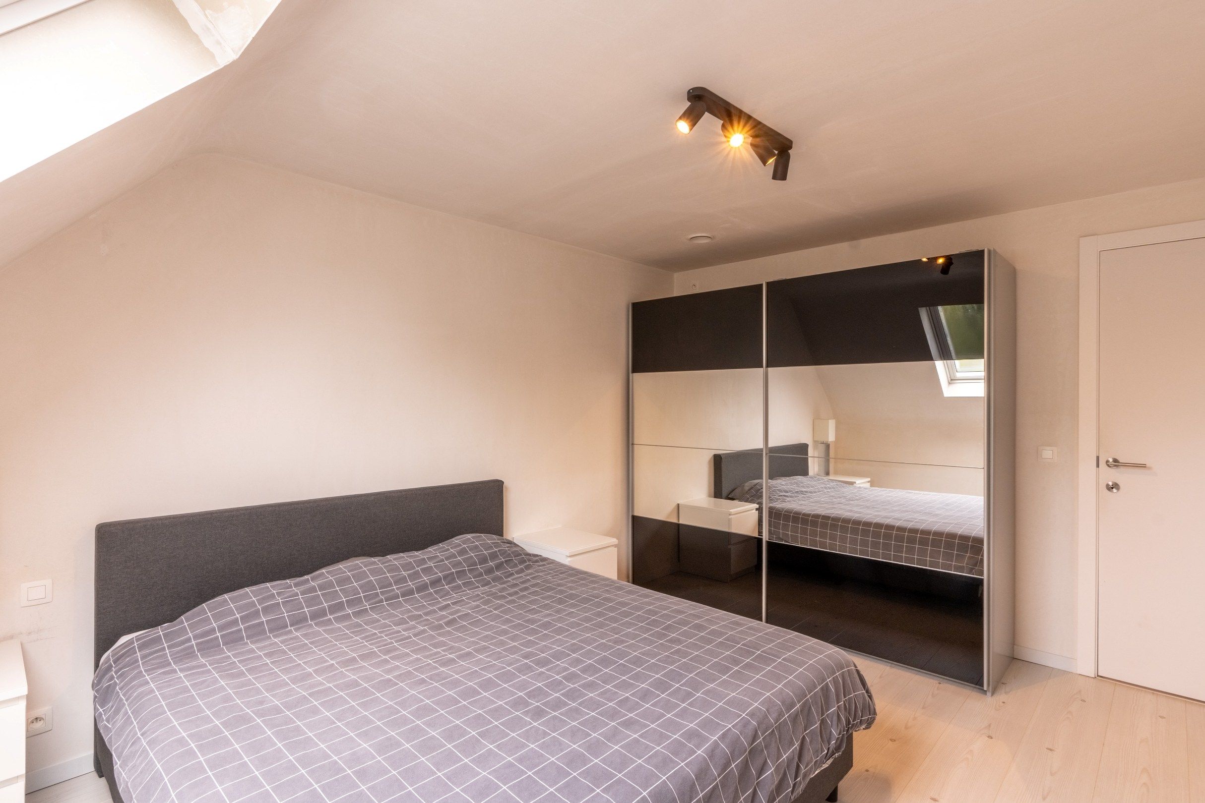 Stijlvolle en energiezuinige woning te Moerkerke  foto 11
