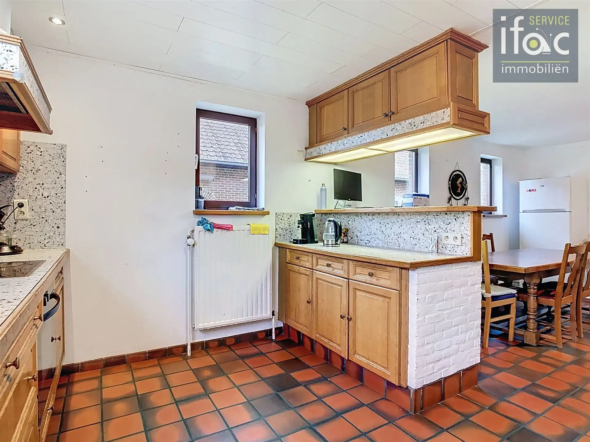 Huis met 4 slpks, 2 badk., tuin en garage foto 7