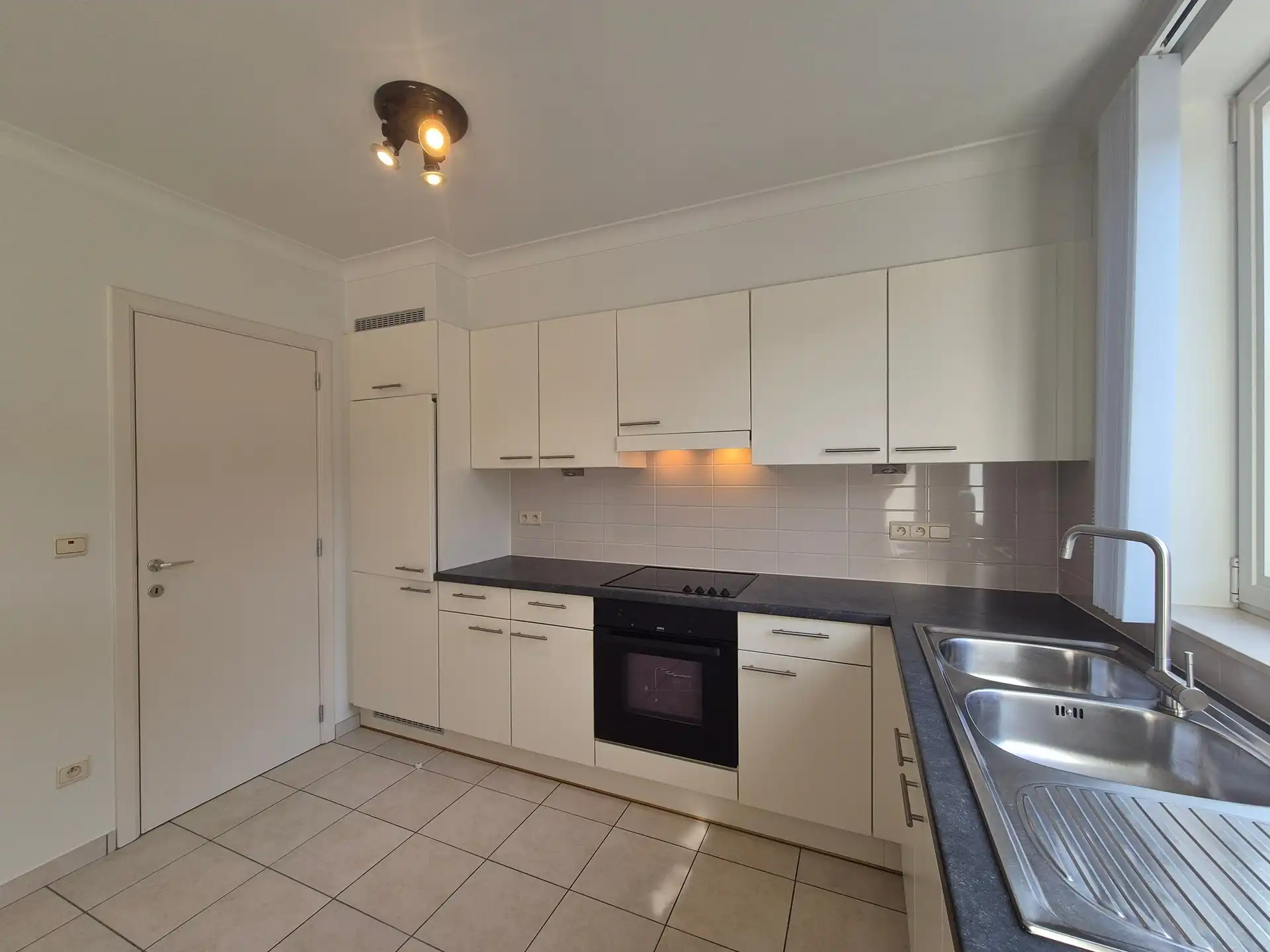 Instapklaar appartement met 2 slaapkamers, terras en lift — centraal in Wetteren foto 7