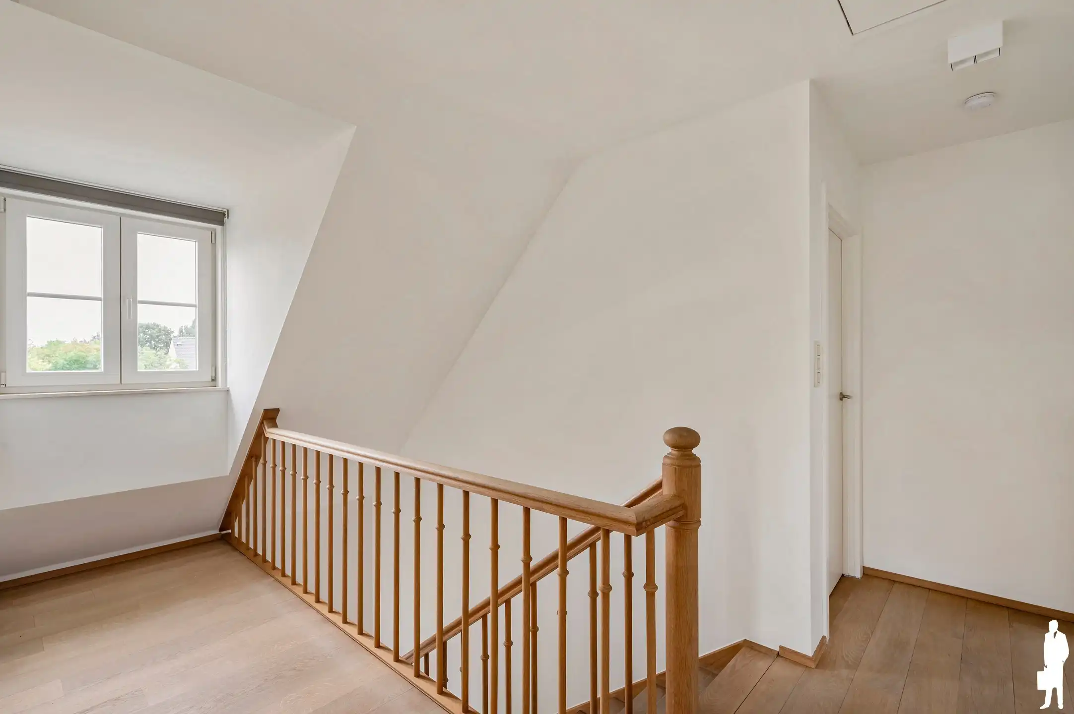 Goed onderhouden woning met 5 slaapkamers, 2 badkamers en een tuin centraal gelegen in Stabroek foto 13