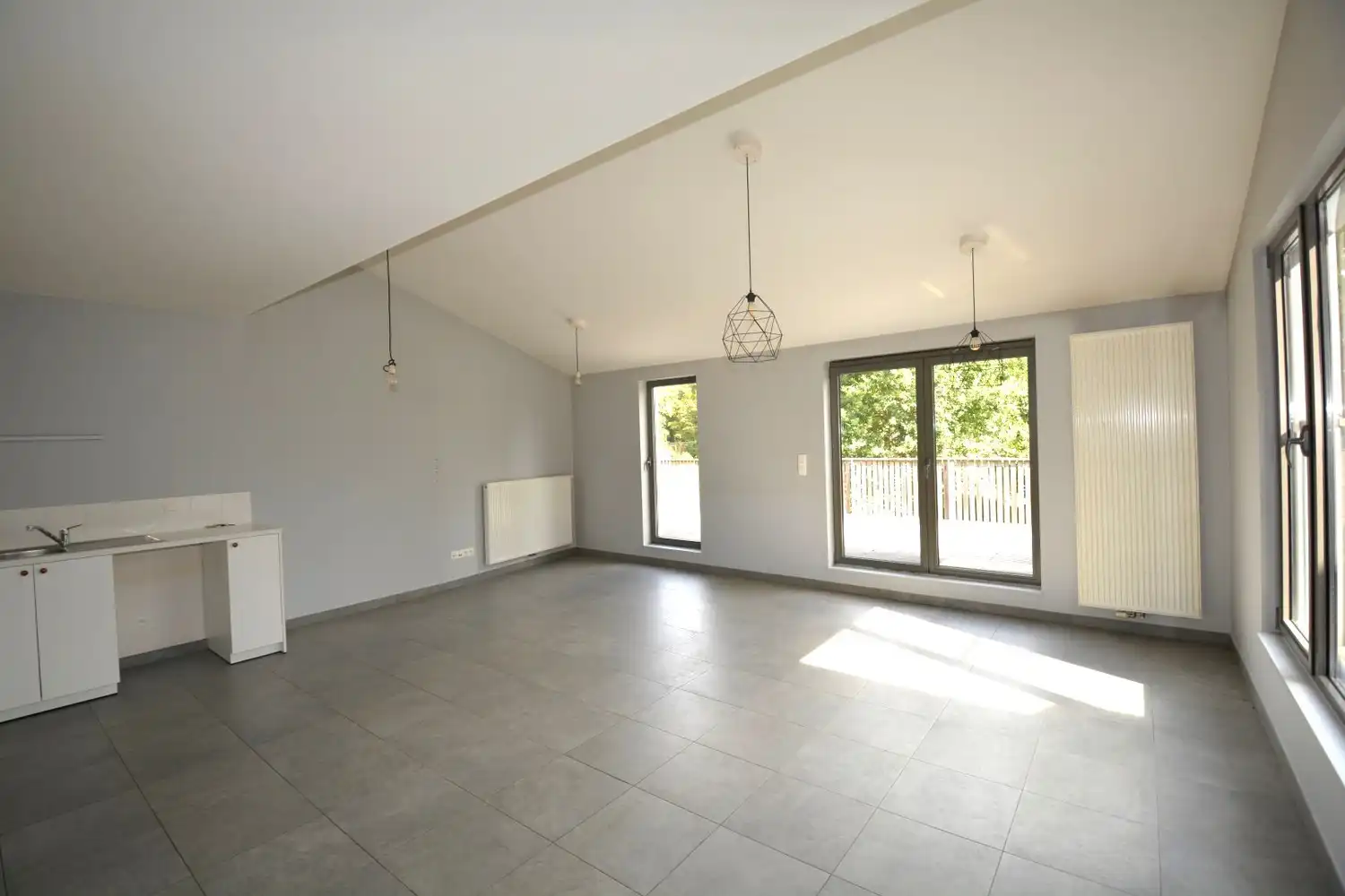 APPARTEMENT MET 2 SLK, TERRAS EN PARKING! foto 3