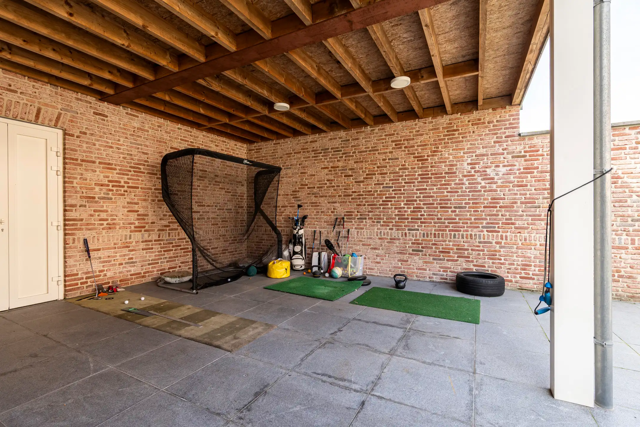 Verrassend ruime woning op toplocatie met binnenzwembad foto 31