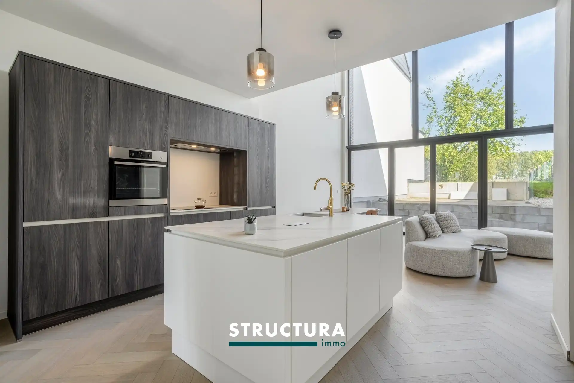 Totaal gerenoveerde woning in rustige, groene omgeving foto 3