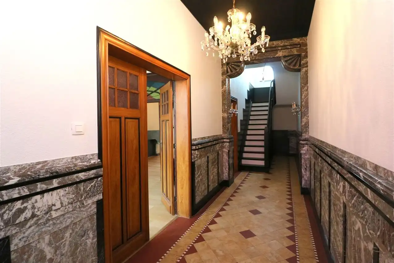 Vernieuwde, karatervolle woning met 4 slpk nabij station foto 6