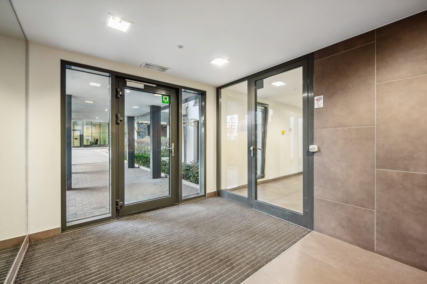 Spacious 3 bedroom apartment with garden view foto 26