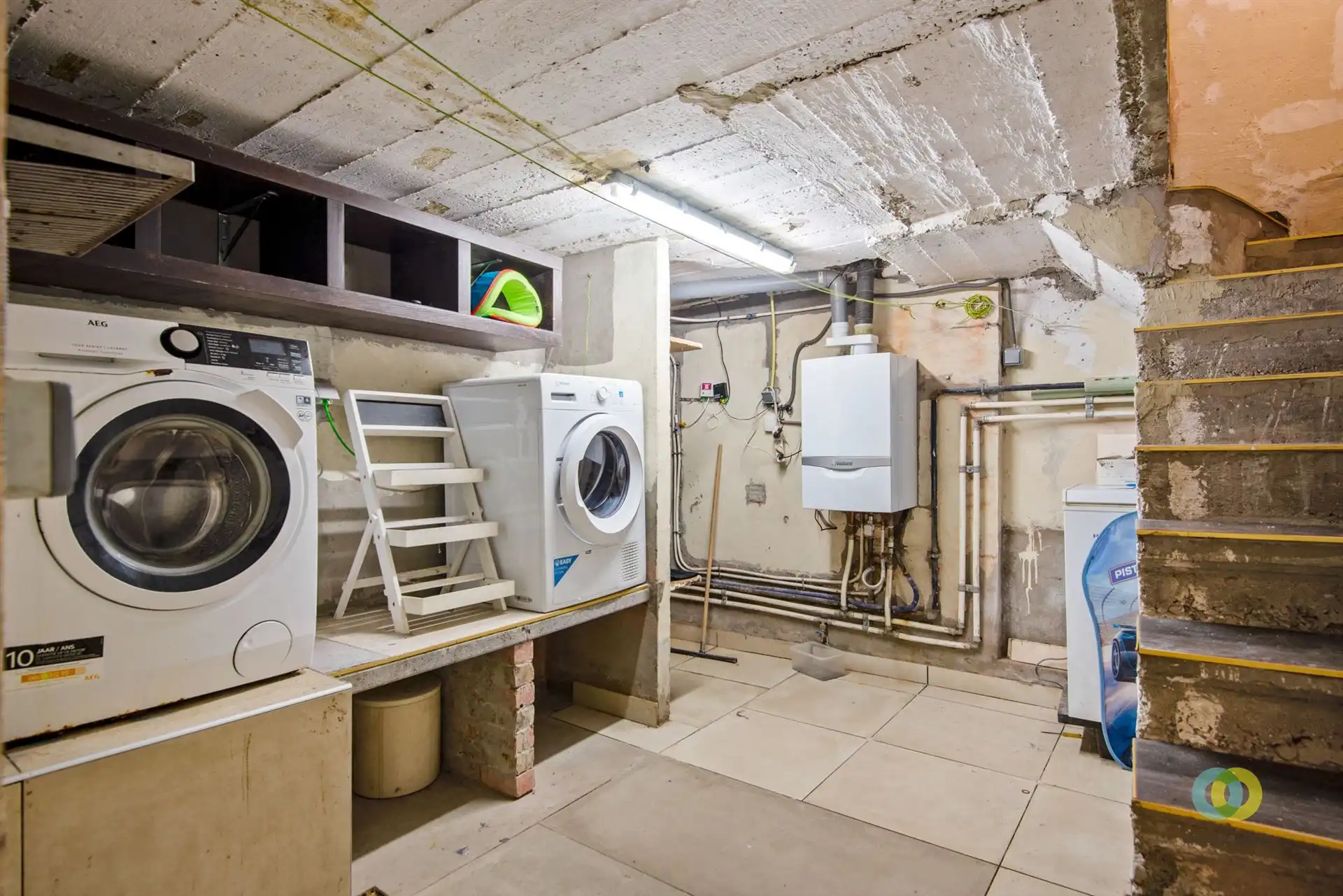 Ruime te renoveren woning met tuin en garage foto 15