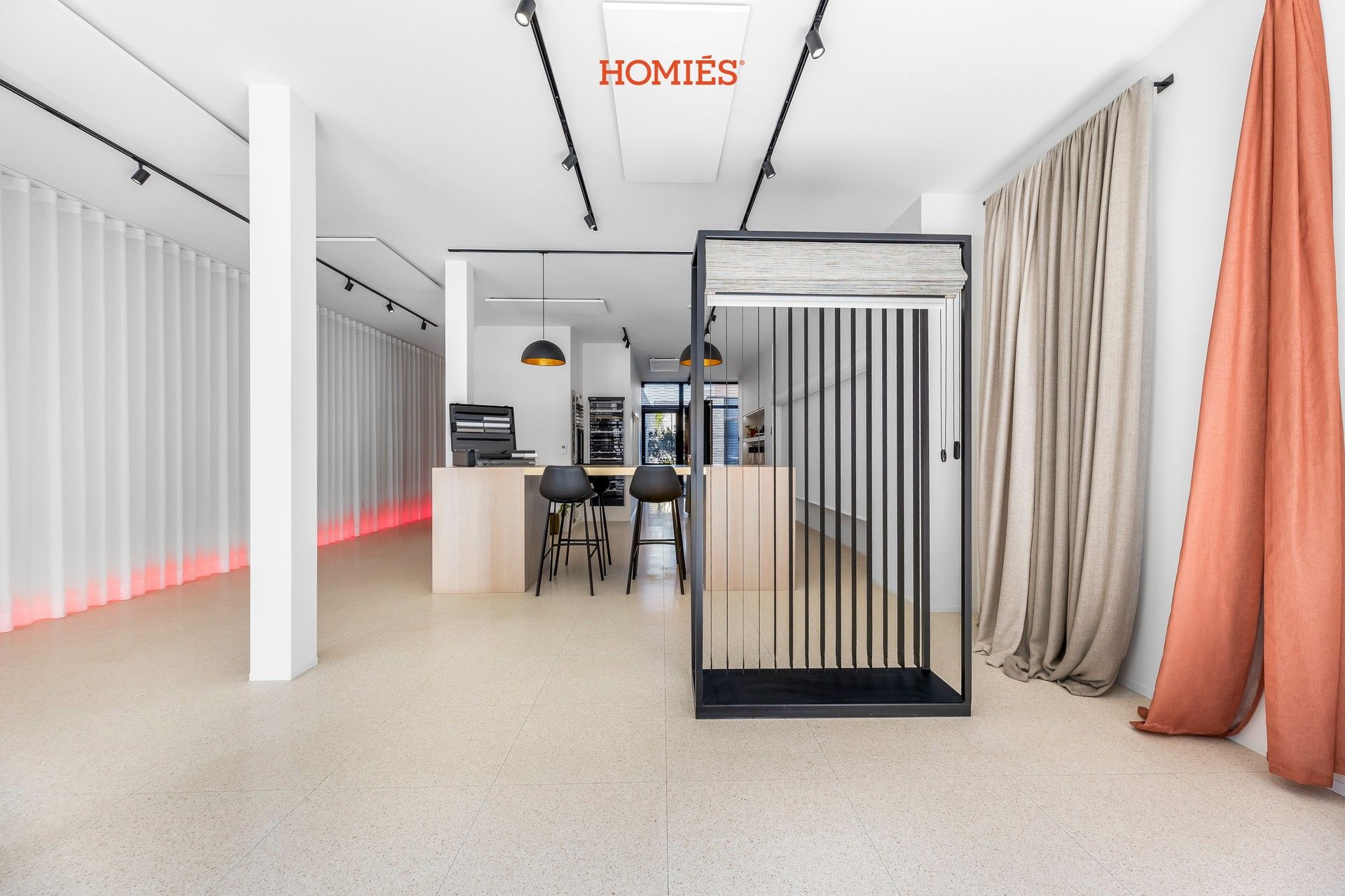 Ruime handelsruimte op toplocatie foto 5