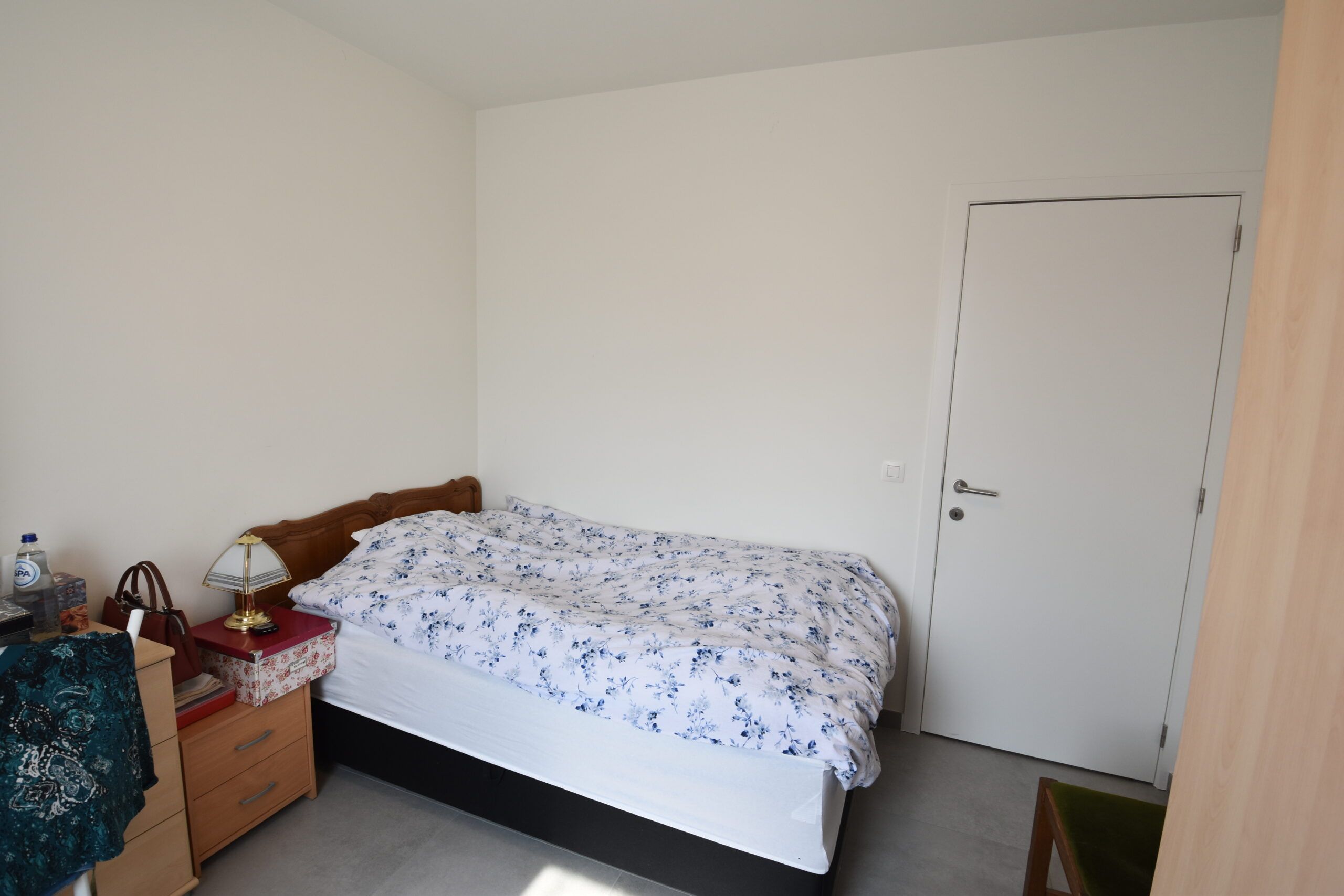 Recent 2-slaapkamerappartement met garage in hartje Nieuwkerken-Waas foto 14