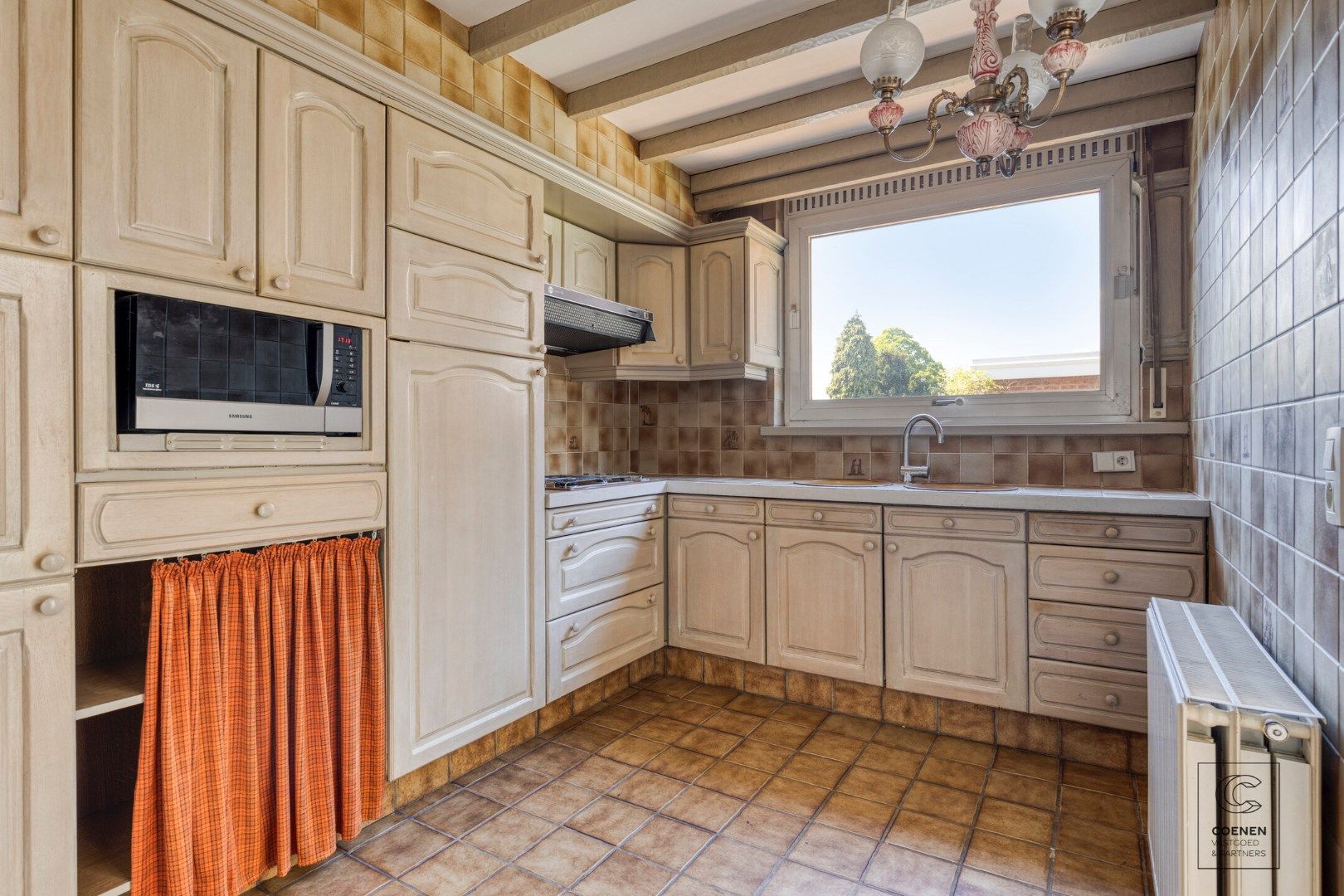 Charmante te renoveren woning van 119m² met 2 slaapkamers te Deurne! foto 7