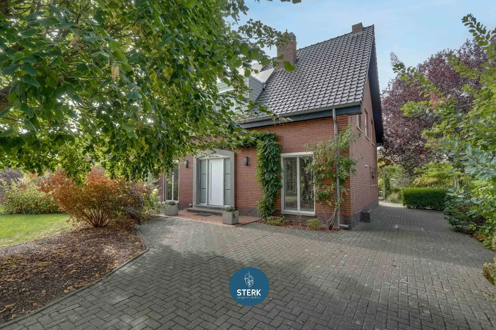 INSTAPKLARE VILLA MET EPC B OP ROYAAL PERCEEL VAN 12A 50CA NABIJ MAASTRICHT !  foto 32