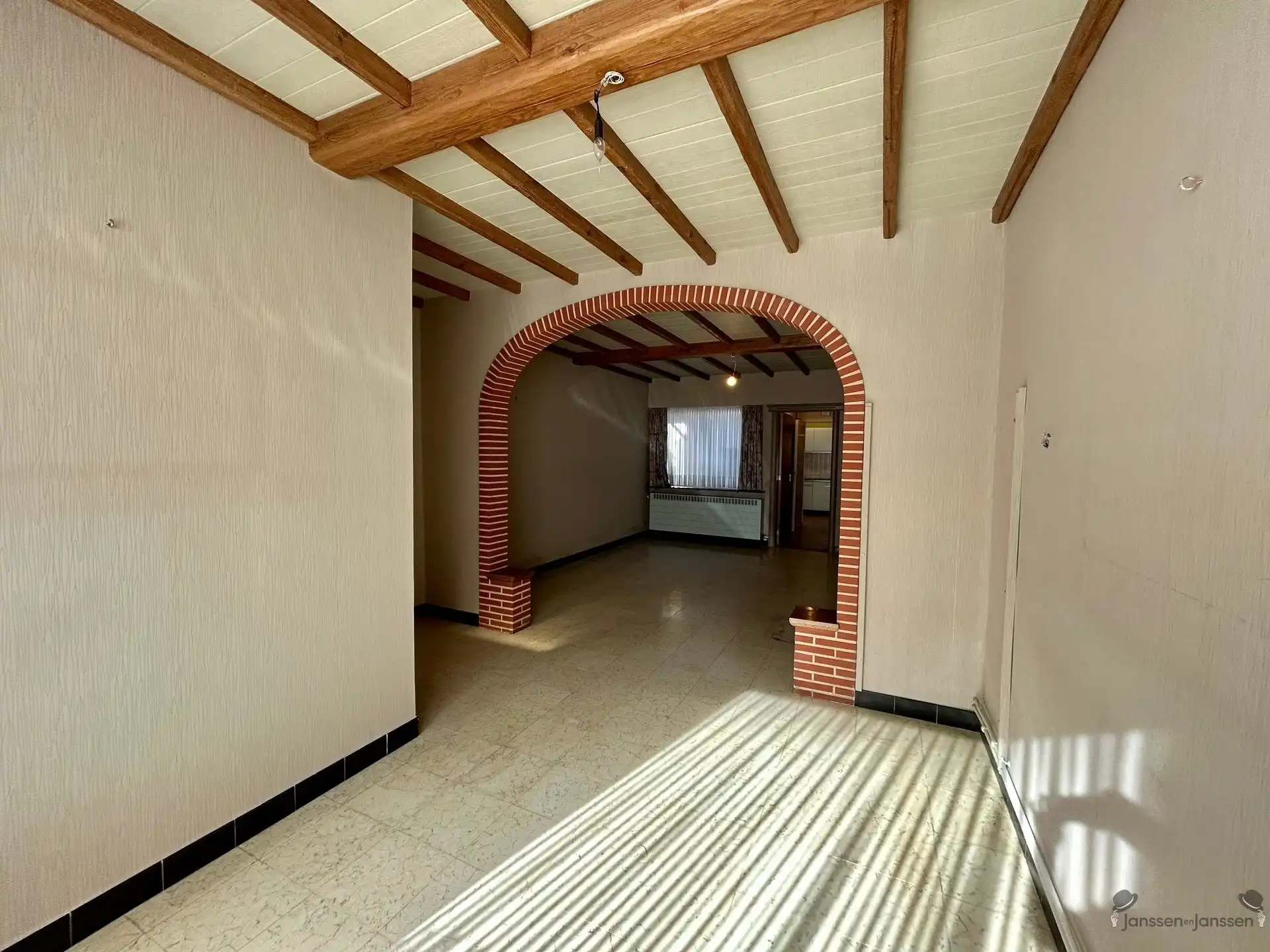 Ruime renovatiewoning gelegen in Hartje Hamm foto 3