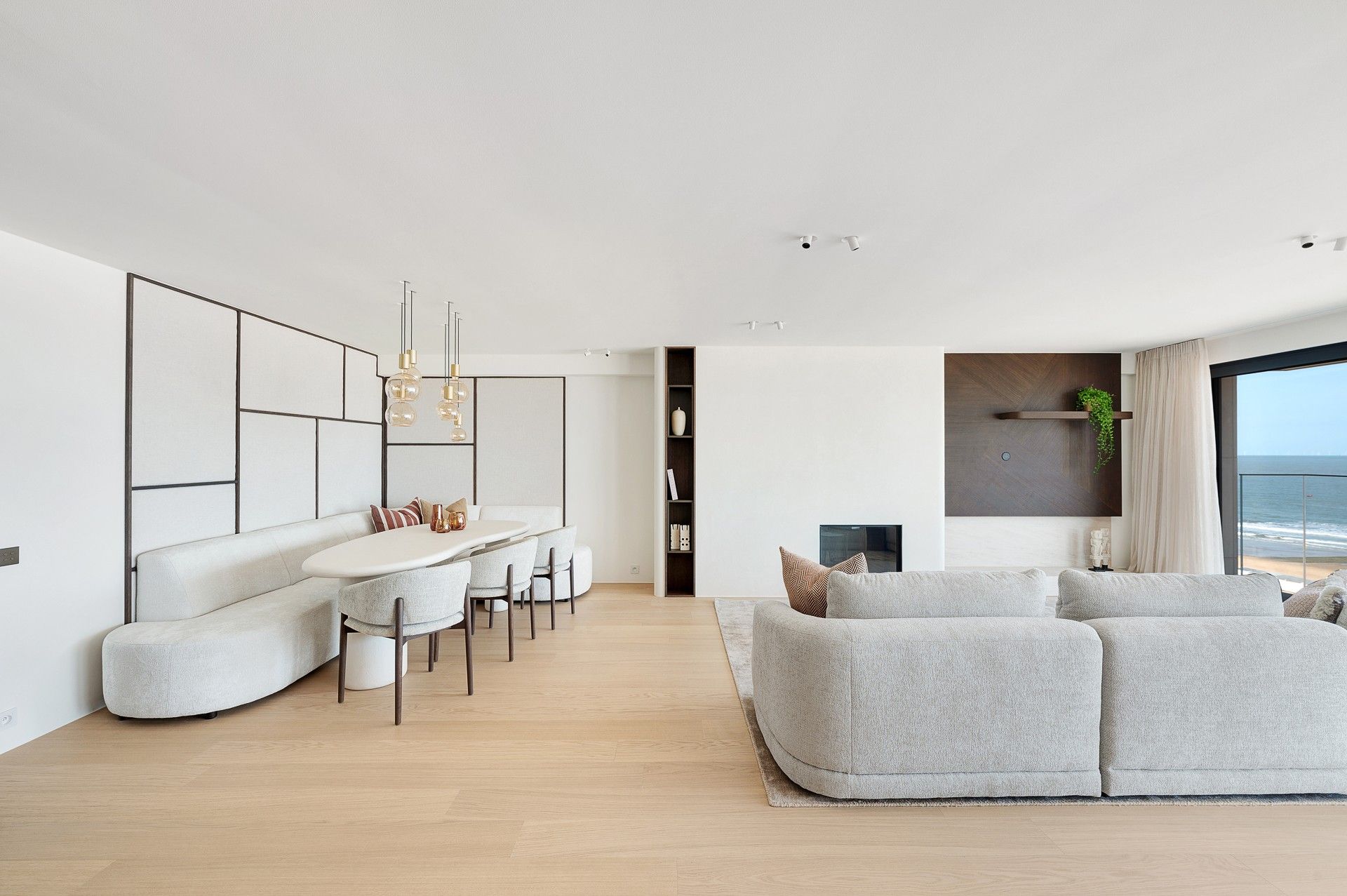 Exclusief en luxueus gerenoveerd appartement met frontaal zeezicht op topligging in Het Zoute foto 19