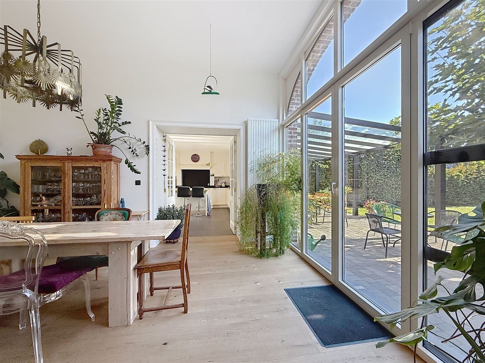 Gerenoveerde ruime woning, tuin, bijgebouw, 5a 45ca foto {{pictureIndex}}