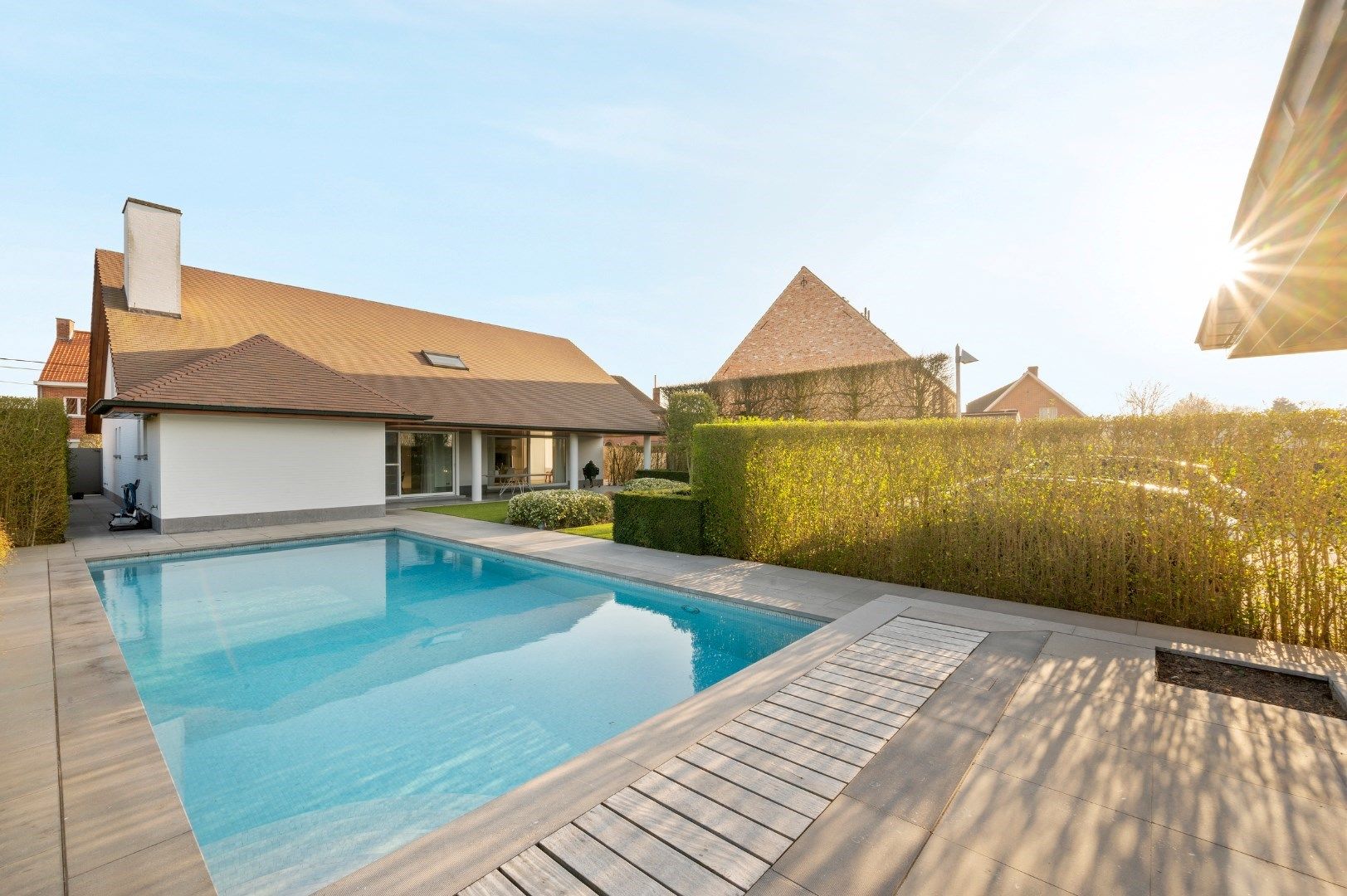 Hoogwaardige villa met bedrijfsgebouw op 3704 m². foto 24