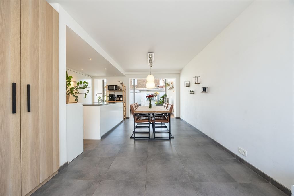 Instapklare woning met garage en gezellige tuin foto 8