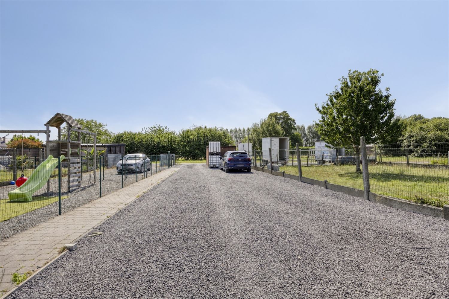 Verrassend ruime instapklare woning met 6 slaapkamers en zonnige tuin – hartje Meerbeke foto 6