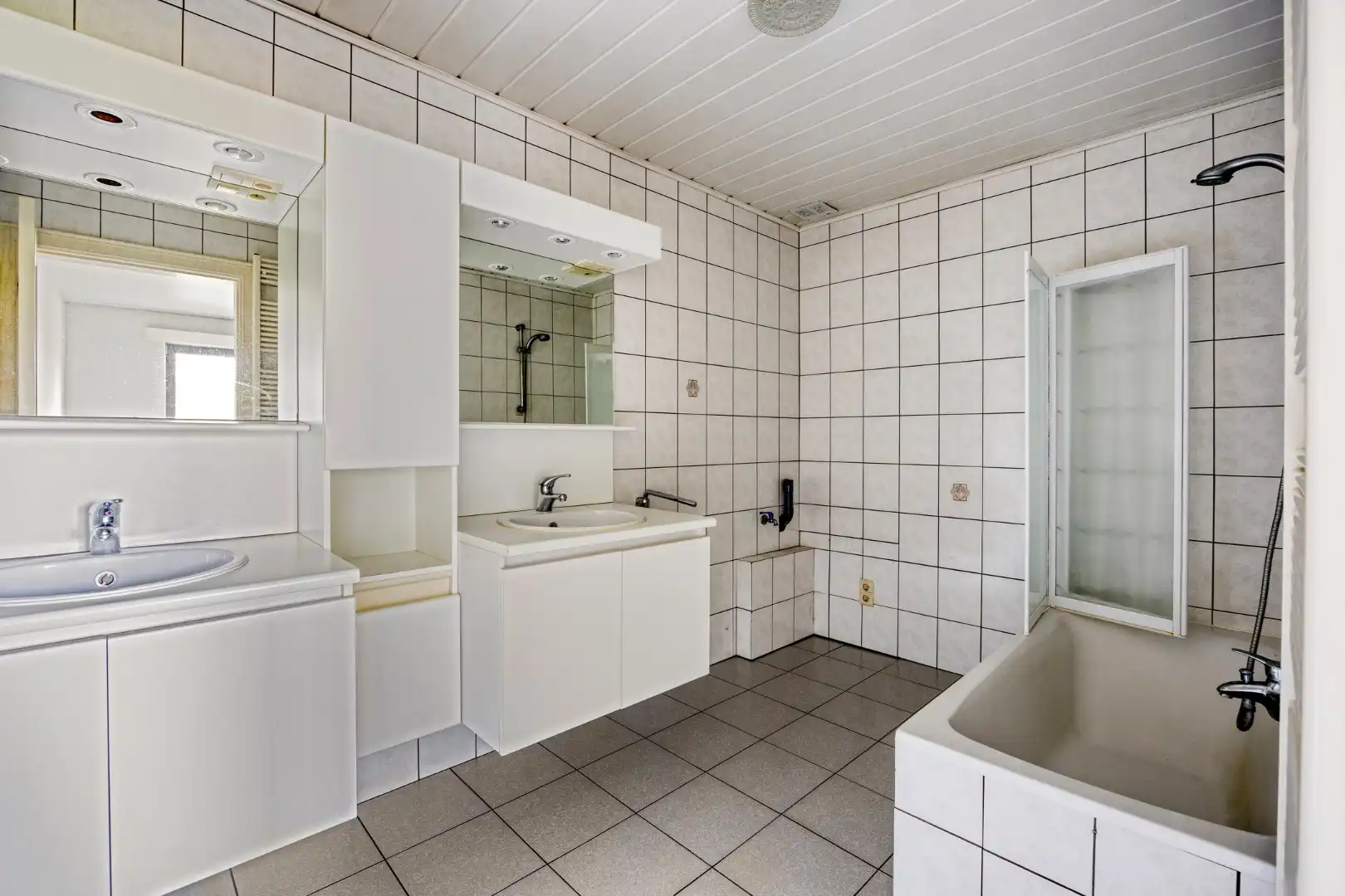 Gebouw met 4 appartementen foto 26