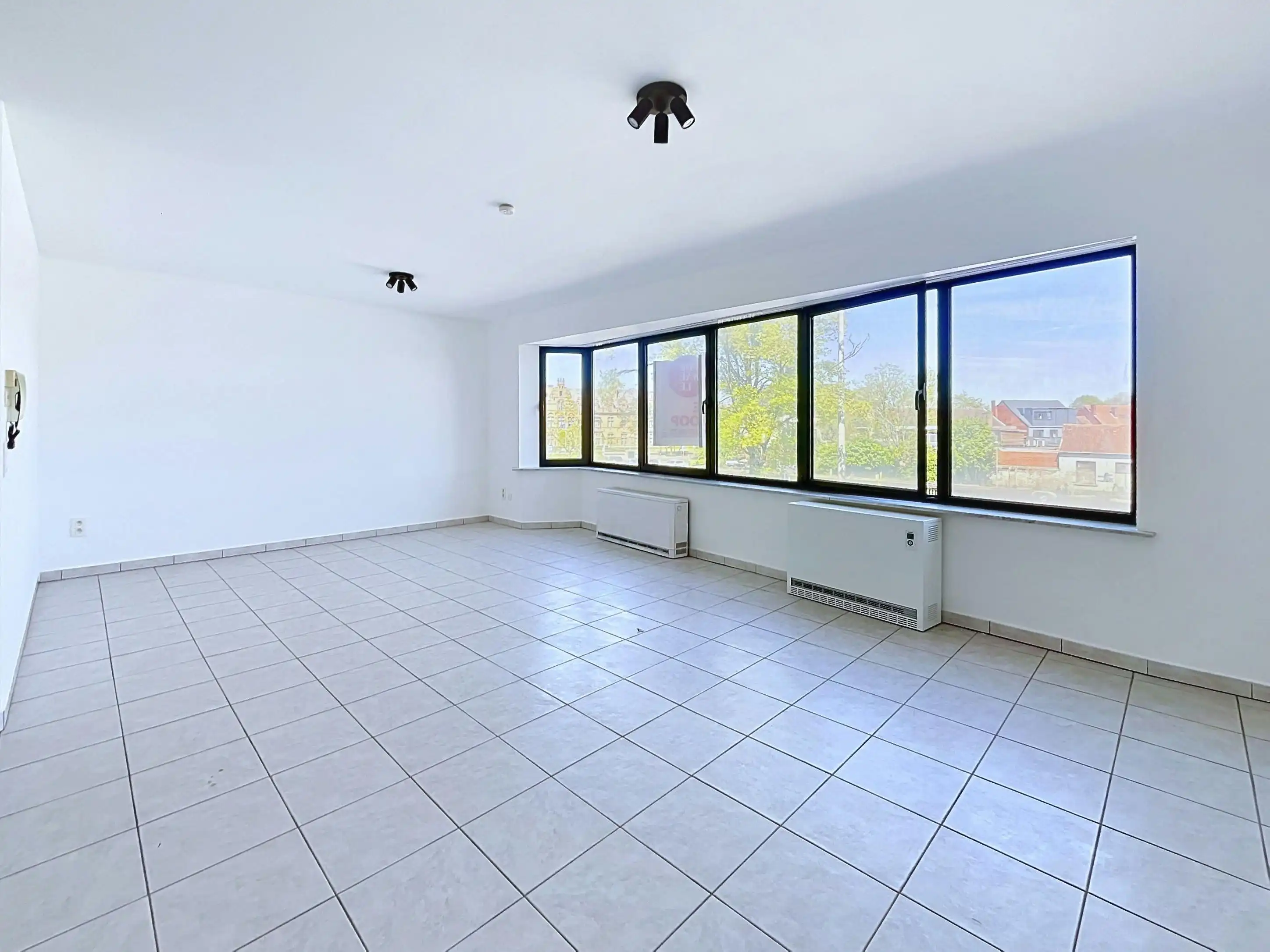 Appartement met 2 slaapkamers en terras aan station Eeklo foto 6