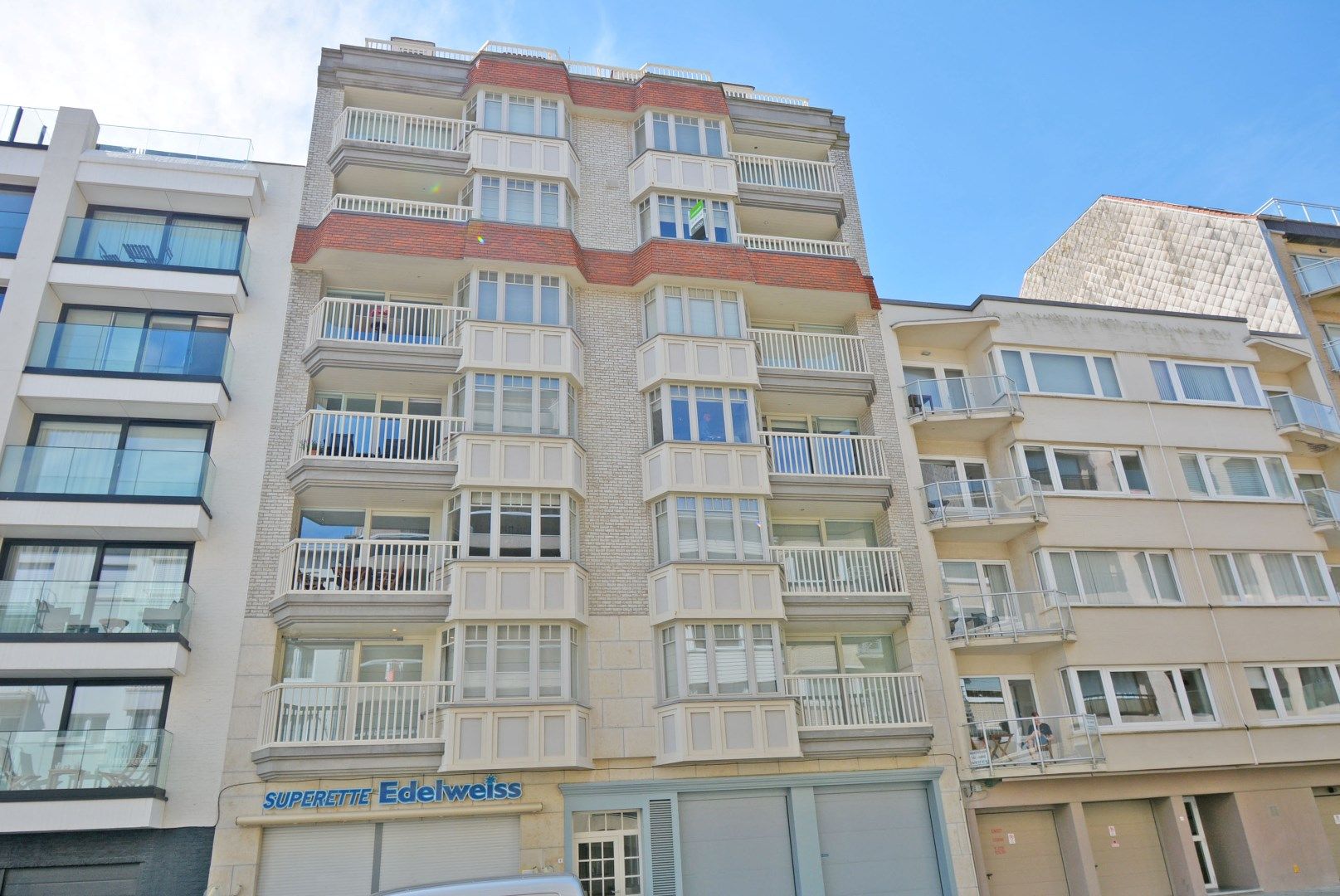 Ruim appartement met zonnig terras en zijdelings zeezicht nabij de Casino foto 20