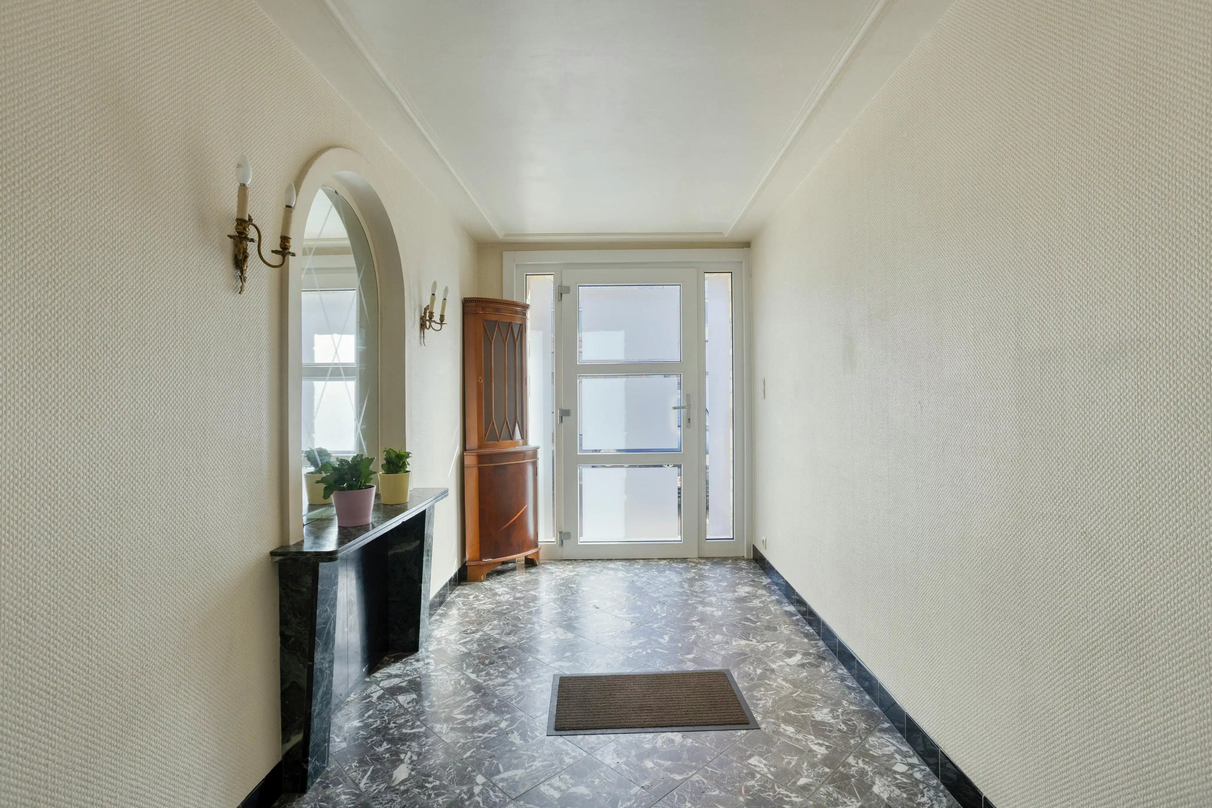 Ruime Woning ingedeeld als drie appartementen in Strombeek-Bever foto 5