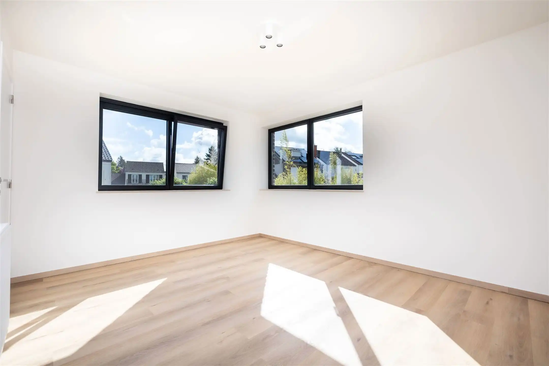 Nieuwe villa - 4 slaapkamers in een nieuwe woonwijk foto 9