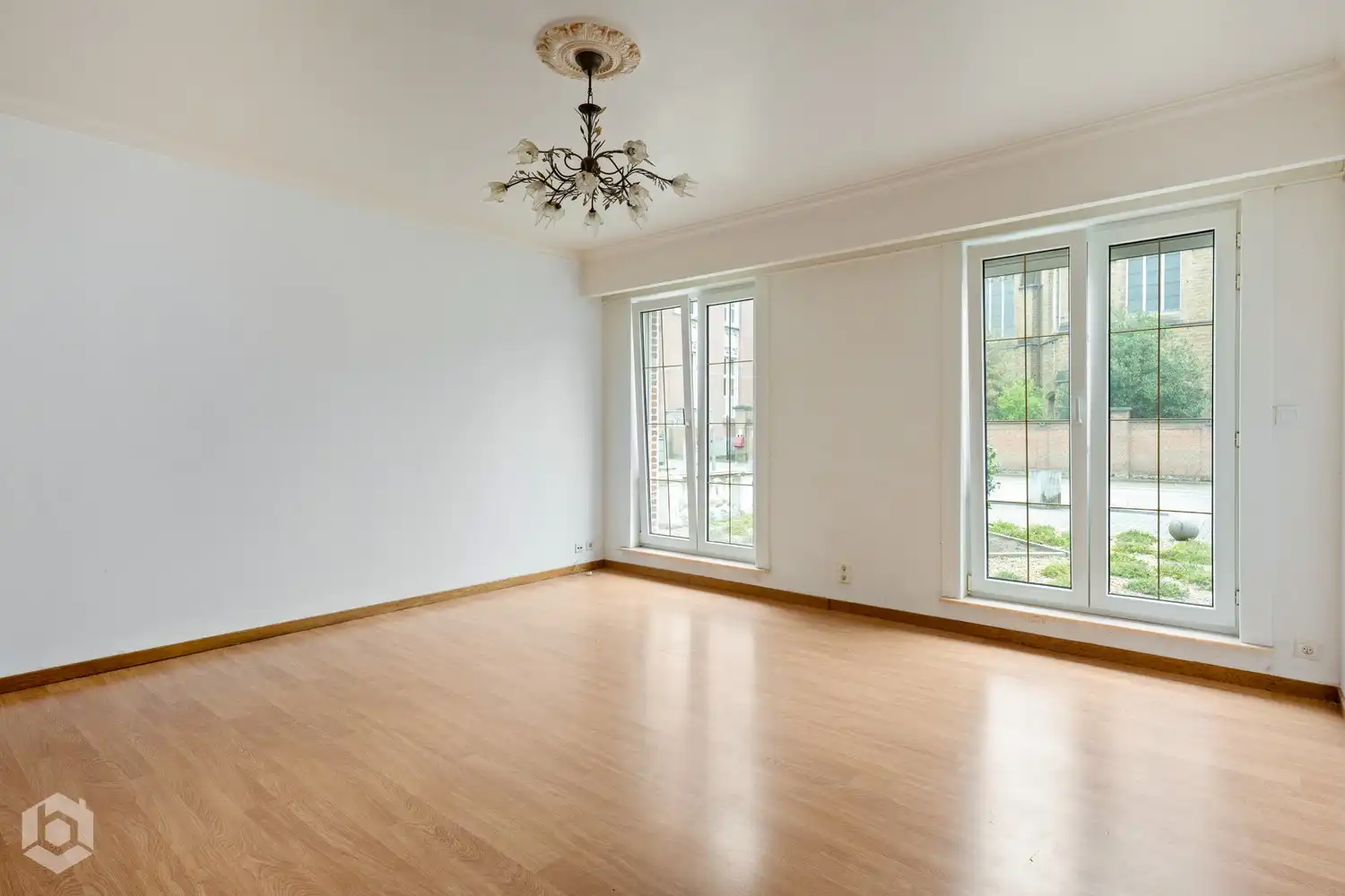 Zeer ruime kangoeroe-woning met achterliggend commerciële units met uitbereidingsmogelijkheden (KMO bestemming) foto 19