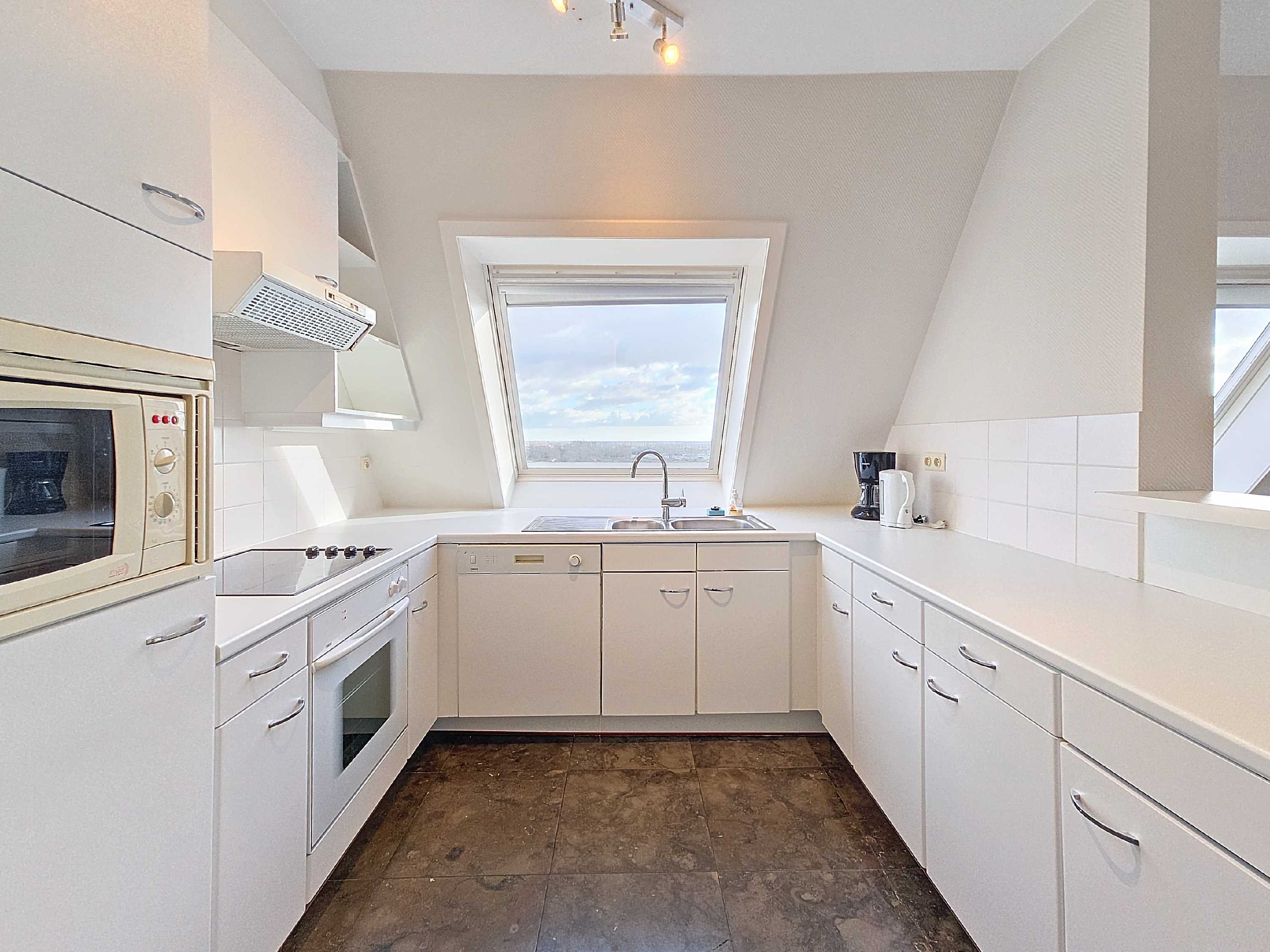 Zuidgerichte penthouse met een schitterend duinenzicht te Nieuwpoort foto 5