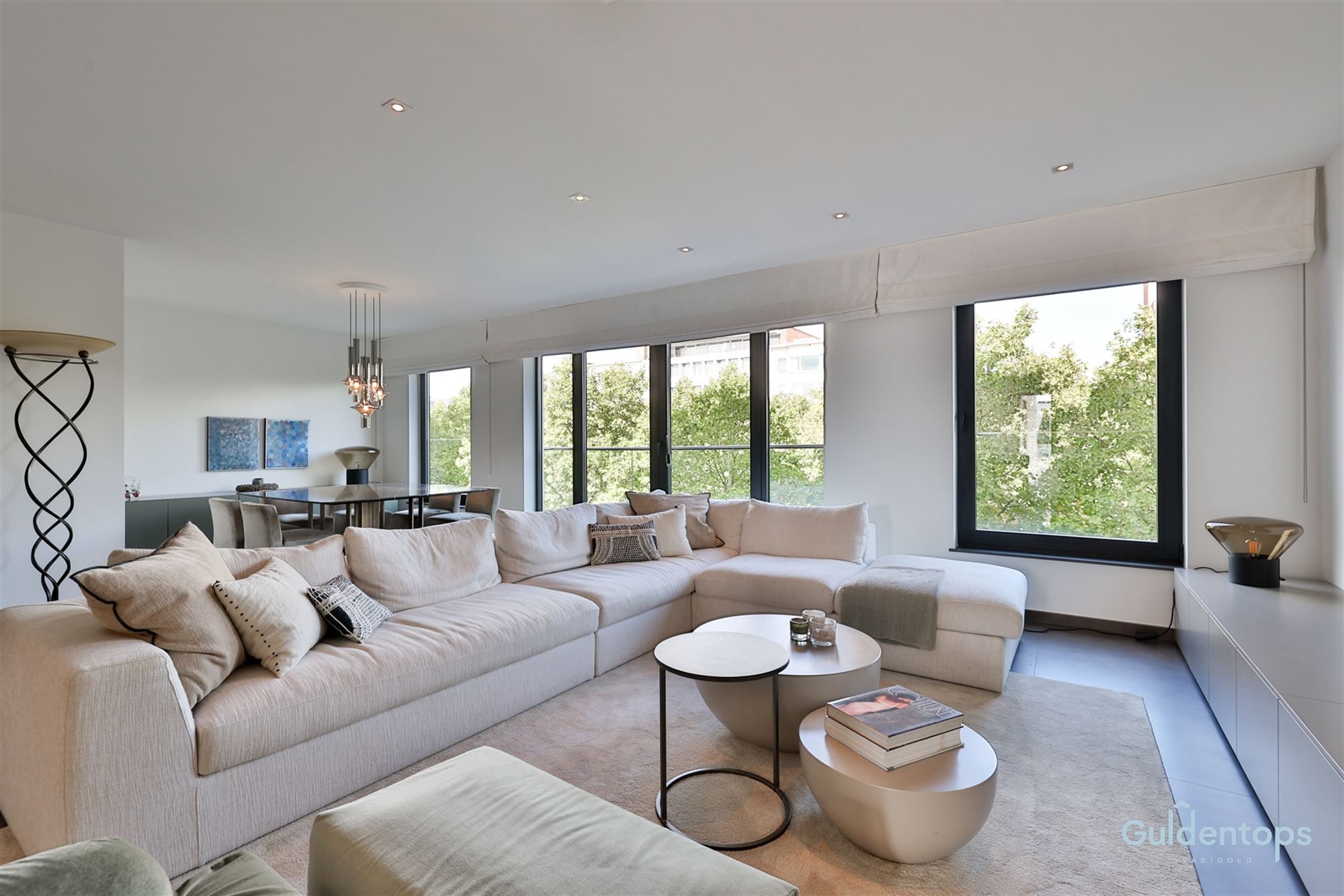 Knap ruim luxueus appartement op absolute toplocatie foto 3