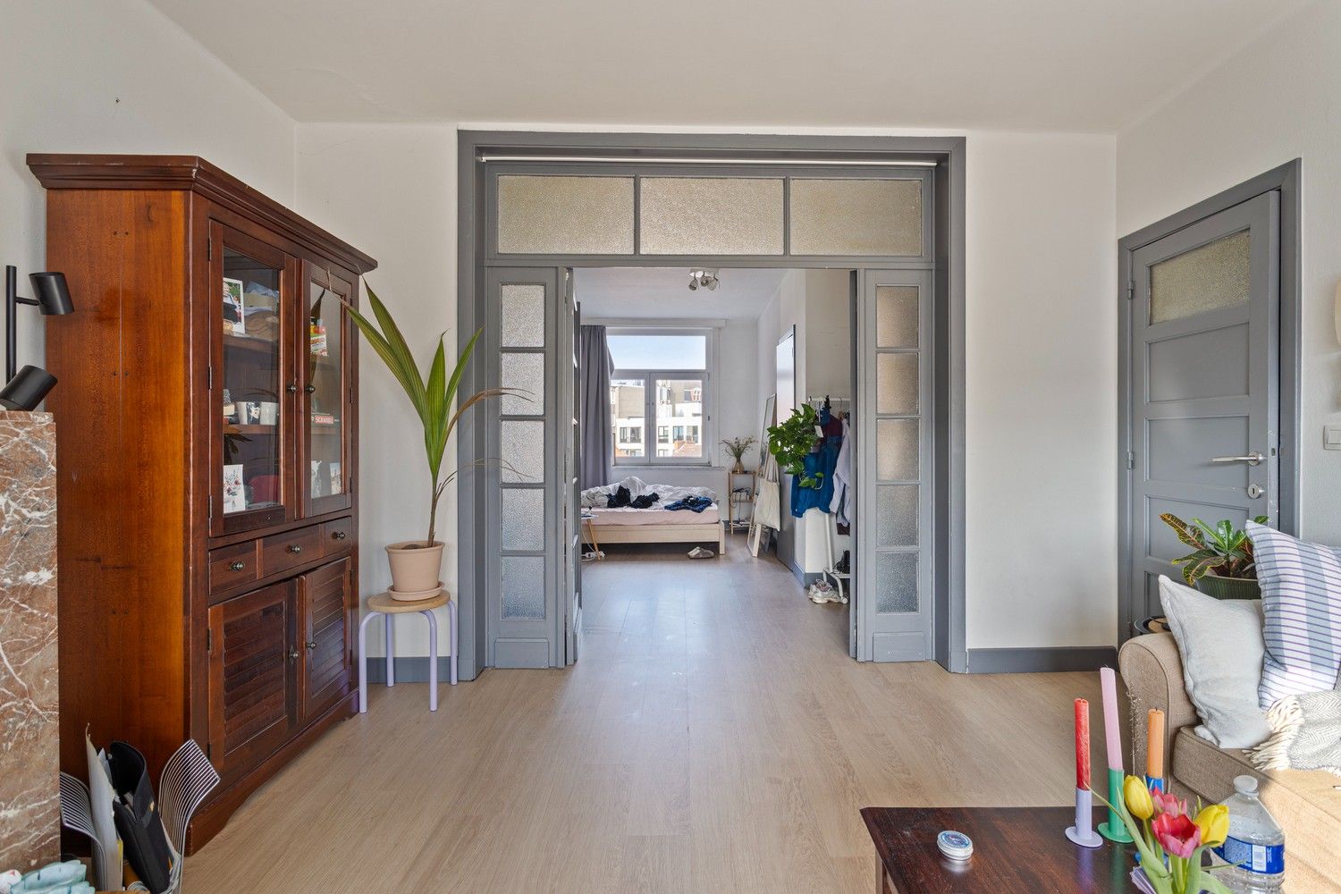 Appartementsgebouw met 1 commerciële ruimte, 4 één slaapkamer appartementen en 3 studio's op wandelafstand van Sint-Pietersstation foto 10