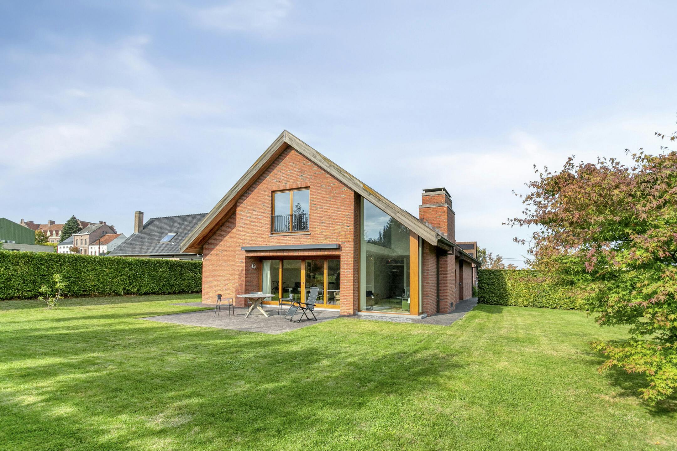 Ruime gezinswoning in Maarkedal te koop  foto {{pictureIndex}}