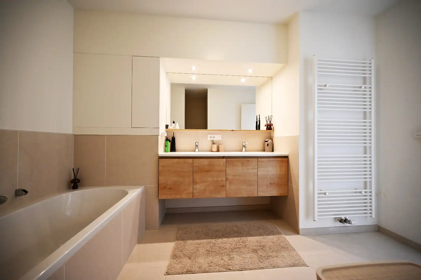 Moderne recente woning met 4 slpks, garage en tuintje nabij centrum Maldegem foto 10