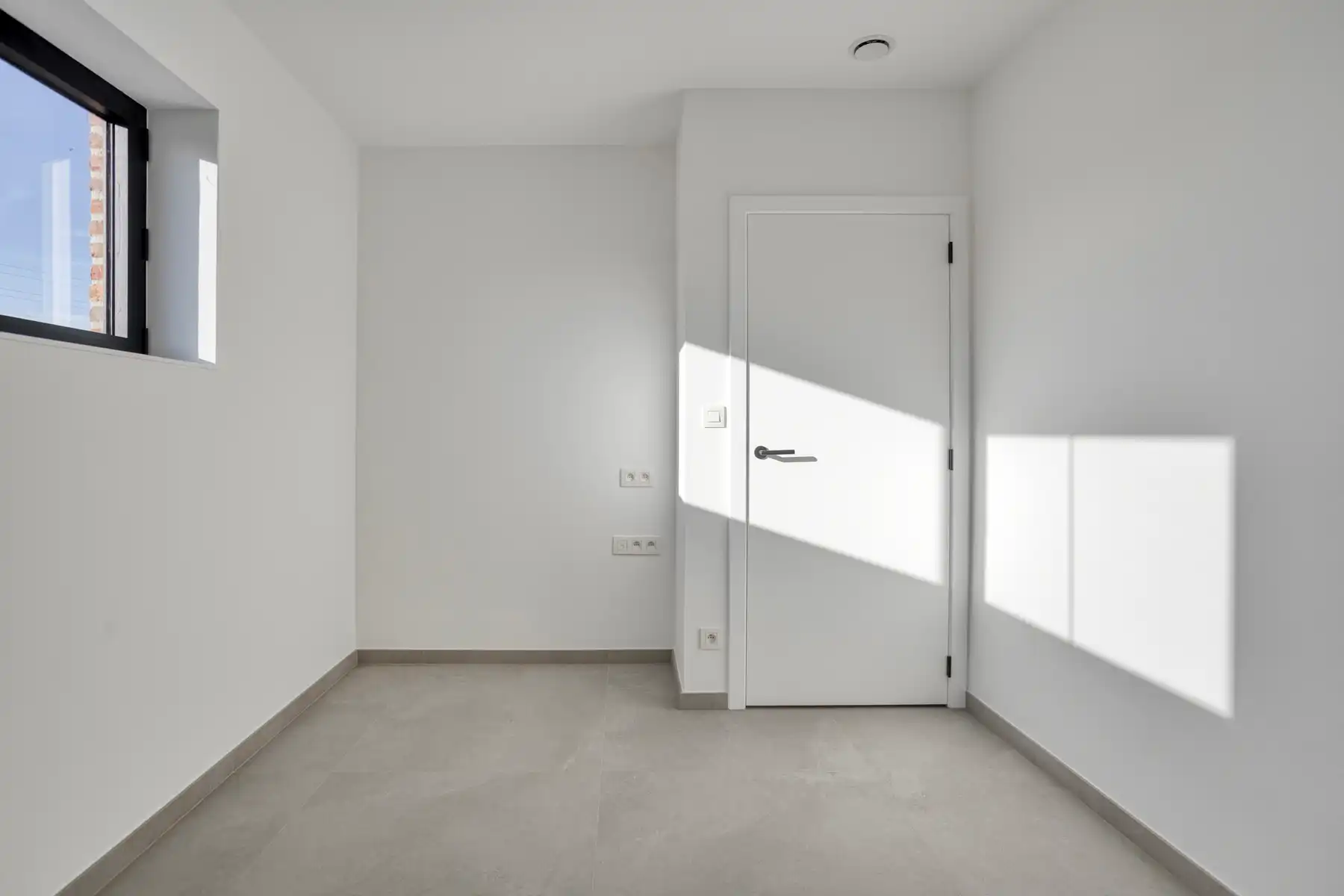 Luxueuze nieuwbouwwoning met 3 slaapkamers.  foto 21