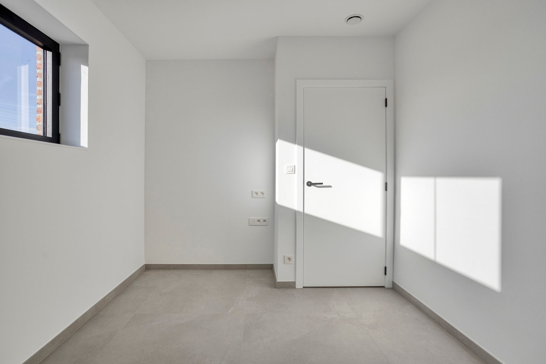 Luxueuze nieuwbouwwoning met 3 slaapkamers.  foto 21