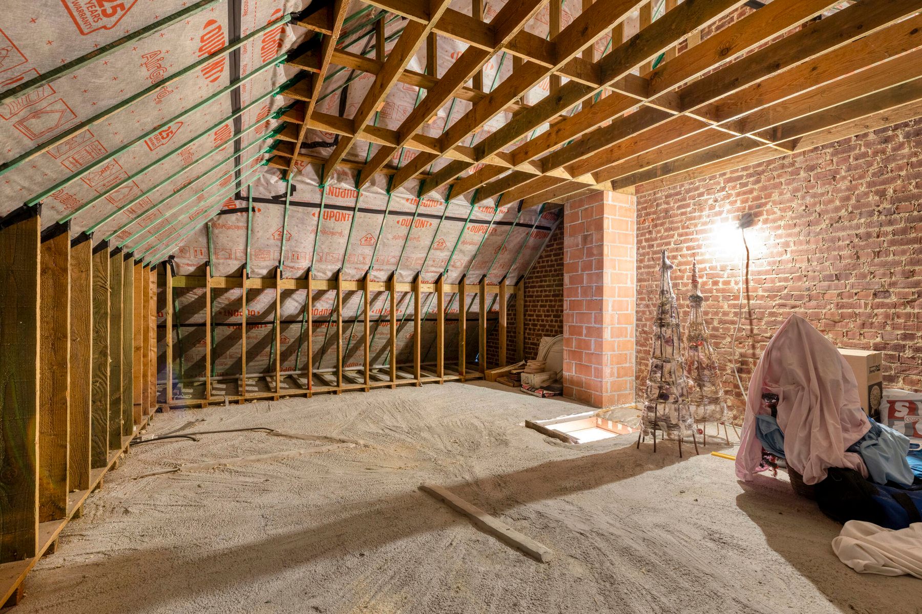 Ruime woning met 4 slaapkamers, garage en tuin foto 19