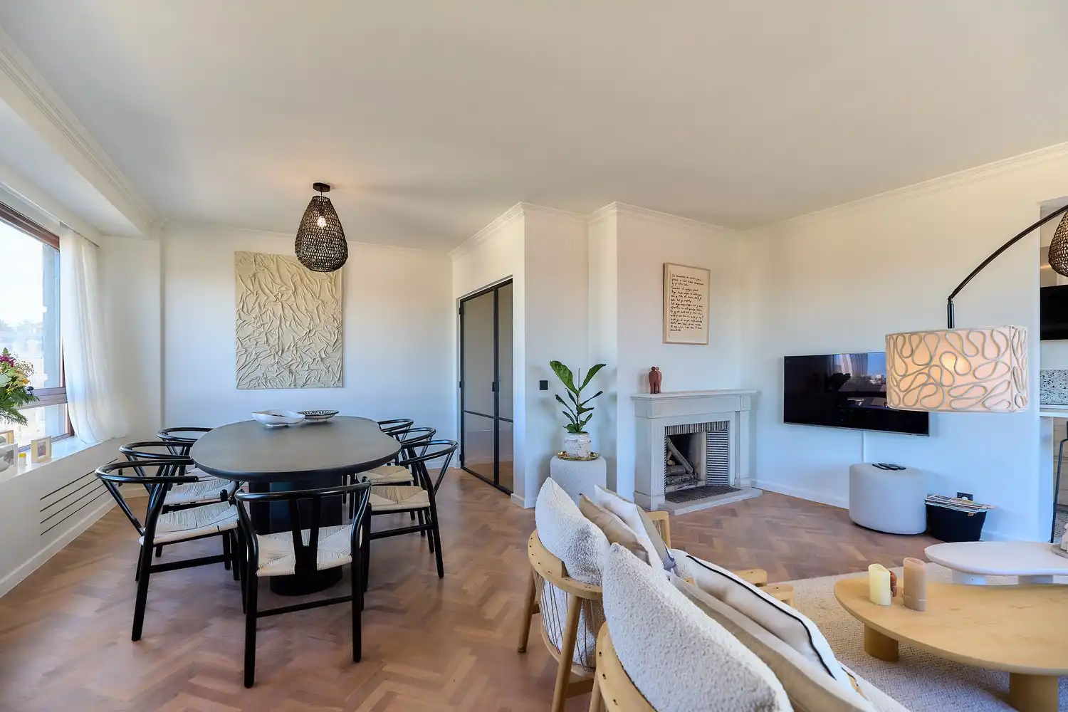 Hoogwaardig gerenoveerd en bijzonder elegant appartement met terras langs de Leie en panoramisch zicht over de stad Gent foto 2